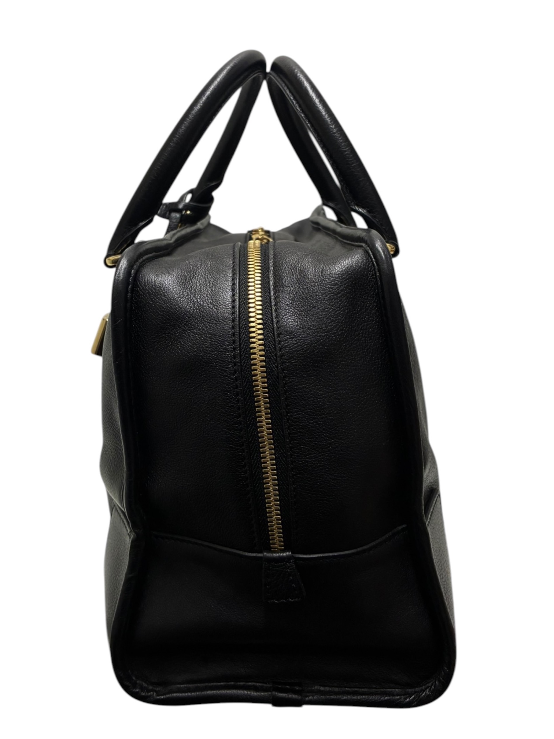 本物　シリアル有　ロエベ　loewe アマソナ　36 ブラック LOEWE ロエベ アマソナ36 ハンドバッグ ブラック アナグラム レザー