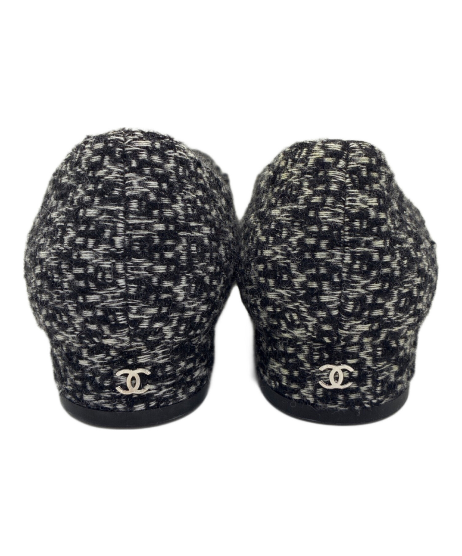 中古・古着通販】CHANEL (シャネル) カメリアツイードパンプス グレー 中古・古着通販】CHANEL (シャネル) カメリアツイードパンプス グレー