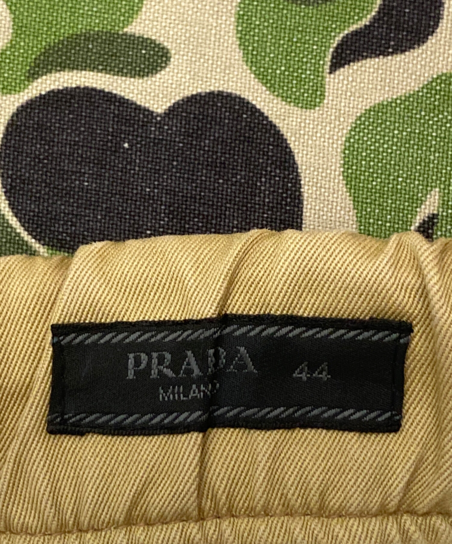 中古・古着通販】PRADA (プラダ) Bermuda cargo shorts ベージュ