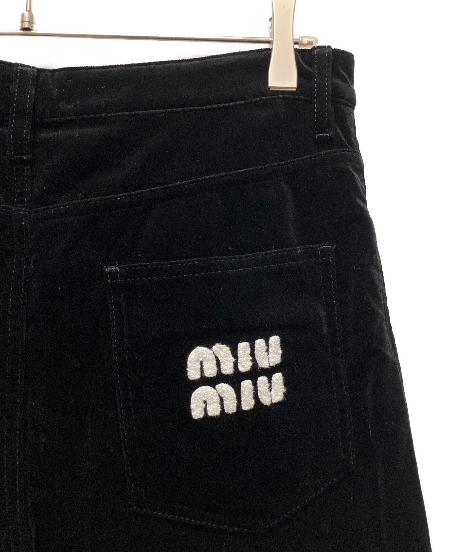 ミュウ　未使用 中古・古着通販】MIU MIU (ミュウミュウ) ロゴワッペンベロアパンツ