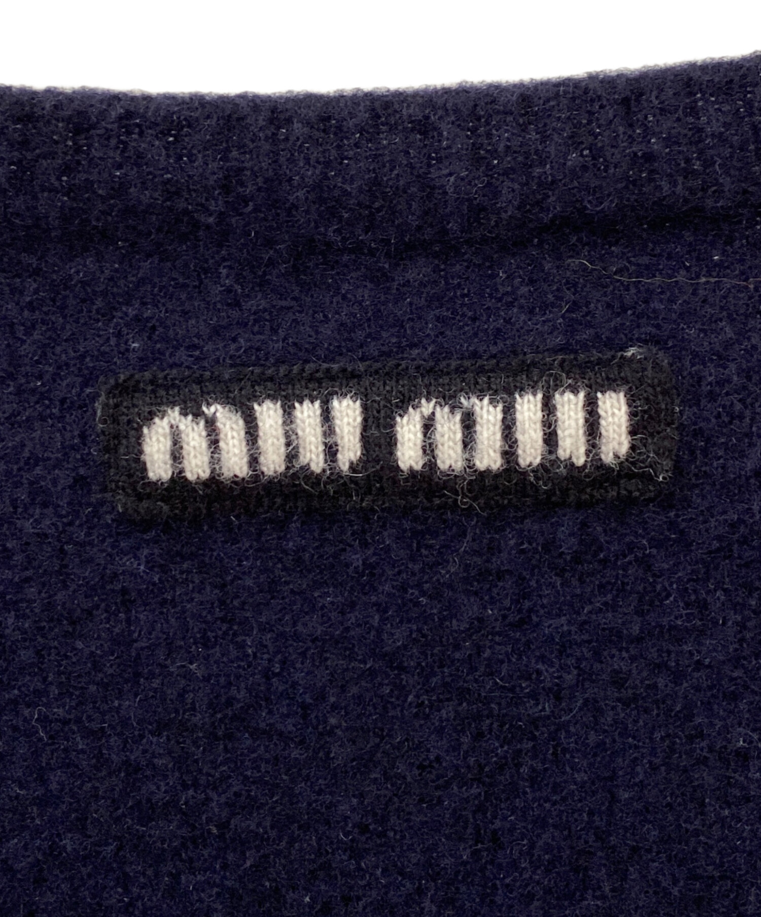 中古・古着通販】MIU MIU (ミュウミュウ) Vネックロゴニット ネイビー
