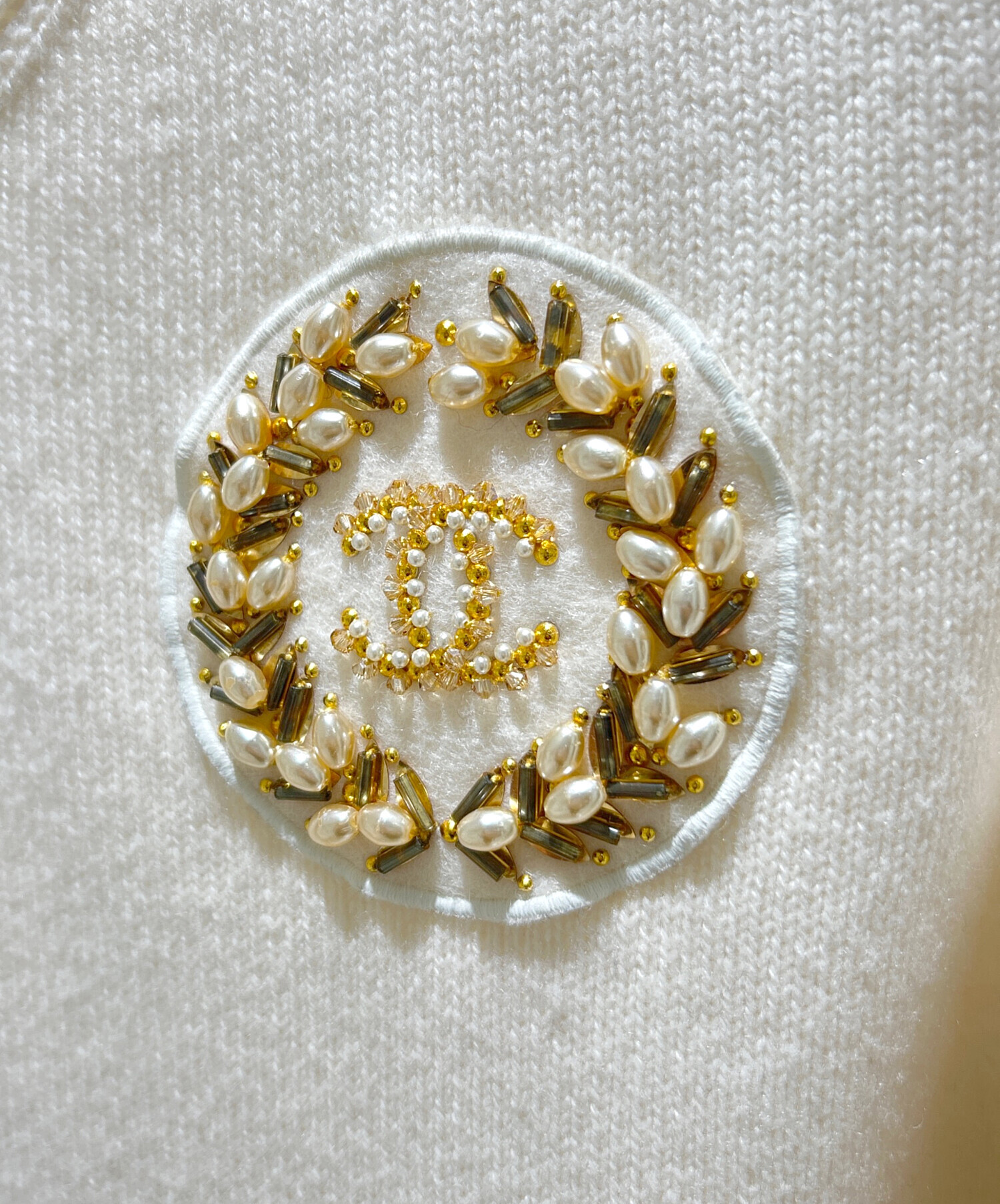 中古・古着通販】CHANEL (シャネル) ココマークビジューカシミヤニット 中古・古着通販】CHANEL (シャネル) ココマークビジューカシミヤニット
