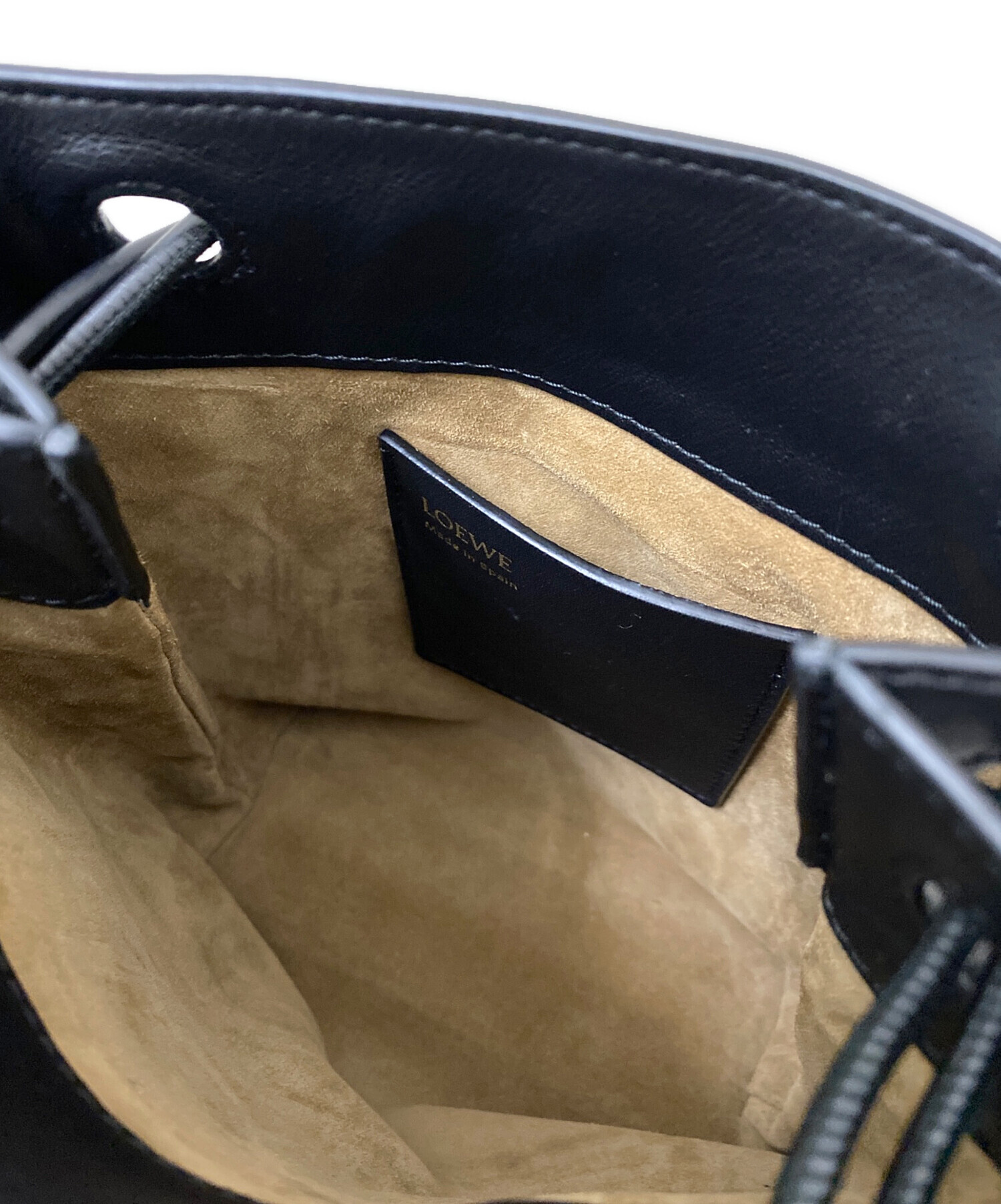 中古・古着通販】LOEWE (ロエベ) ペブルポーチ ブラック｜ブランド