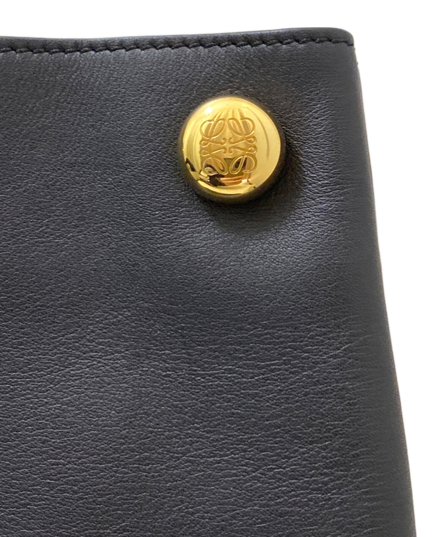 中古・古着通販】LOEWE (ロエベ) ペブルポーチ ブラック｜ブランド