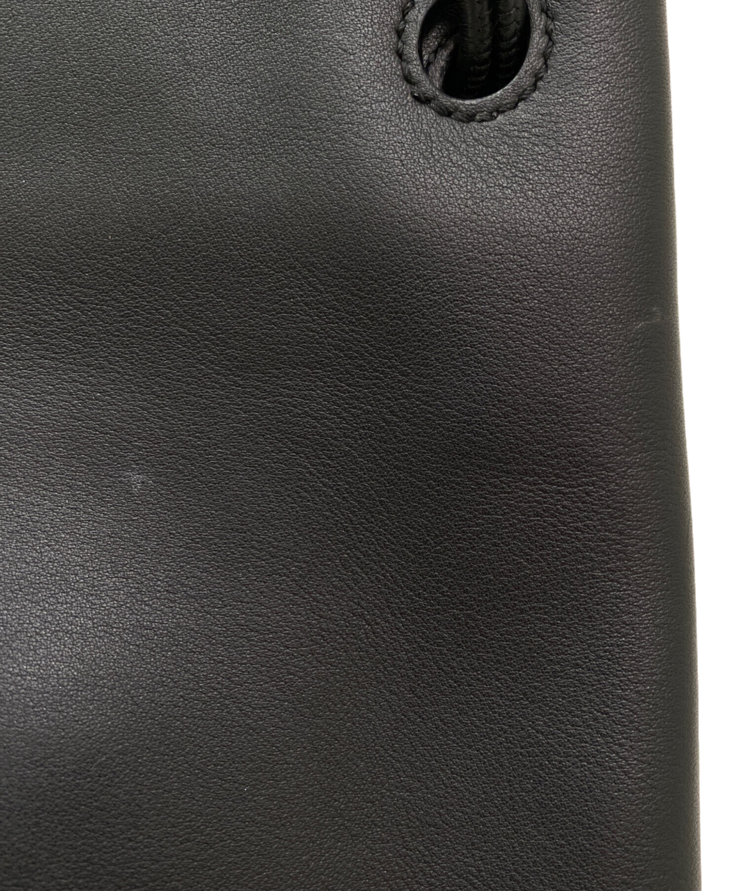 中古・古着通販】LOEWE (ロエベ) ペブルポーチ ブラック｜ブランド