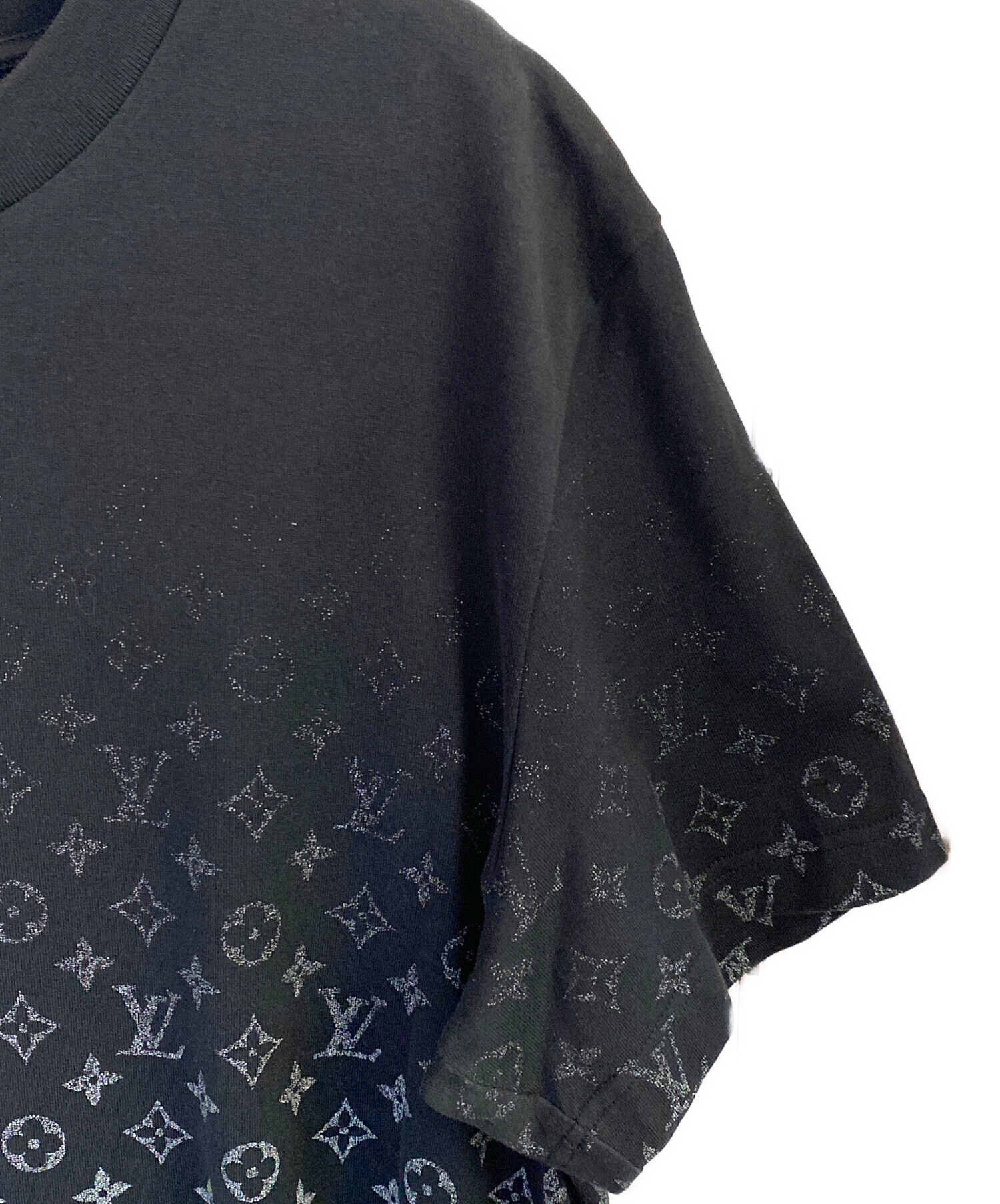 LOUIS VUITTON ルイヴィトン 半袖Ｔシャツ RM091S サイズL モノグラム グラフィティ ブラック ホワイト 美品 中古 4c071018 LOUIS VUITTON - LOUIS VUITTON ルイヴィトン 半袖Tシャツ RM091S