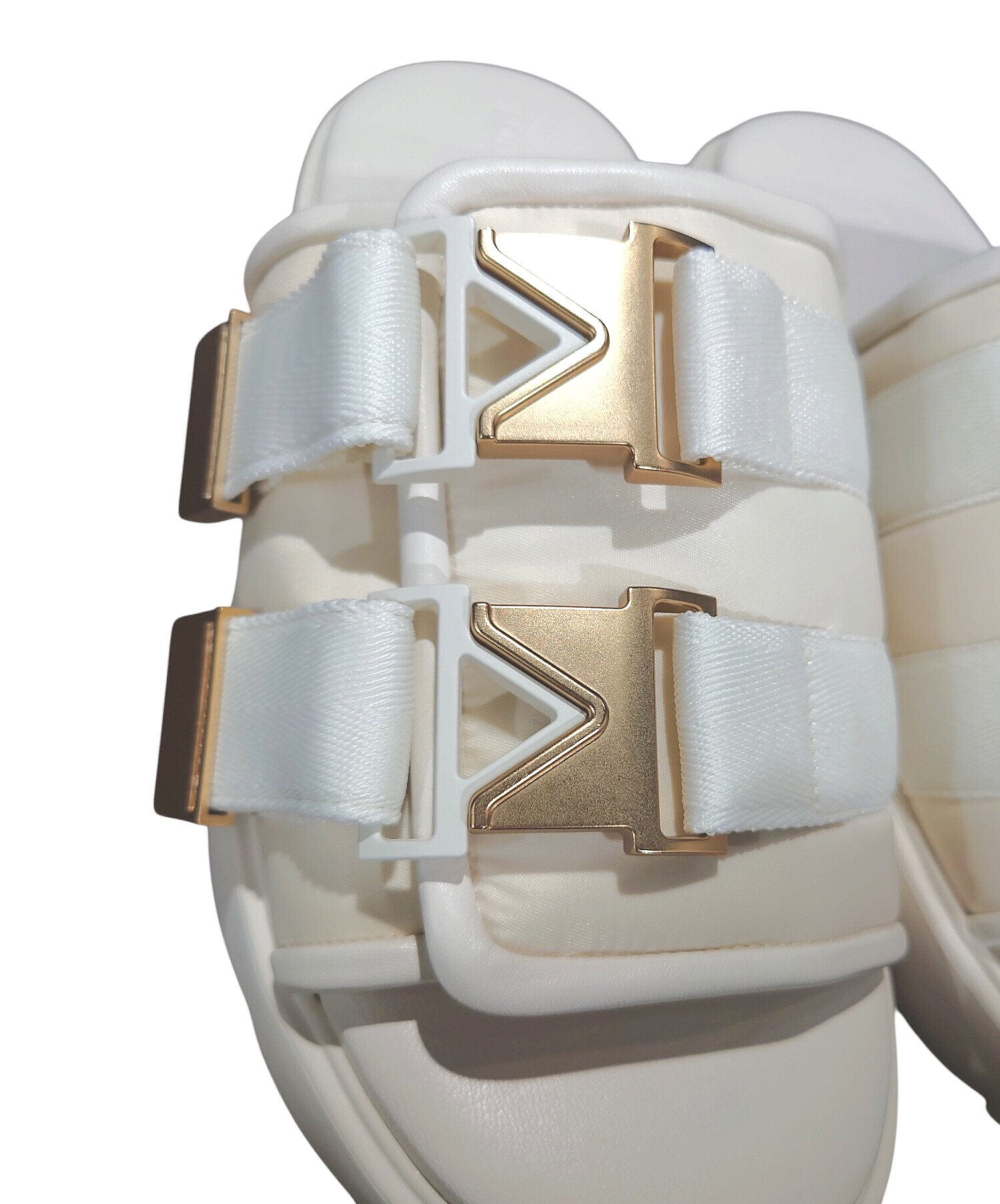 中古・古着通販】BOTTEGA VENETA (ボッテガベネタ) サンダル ベージュ