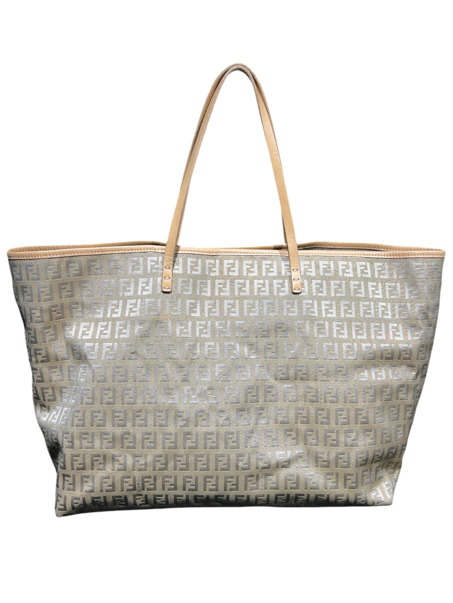 FENDI ベージュトートバッグ 中古・古着通販】FENDI (フェンディ) トートバッグ ベージュ サイズ