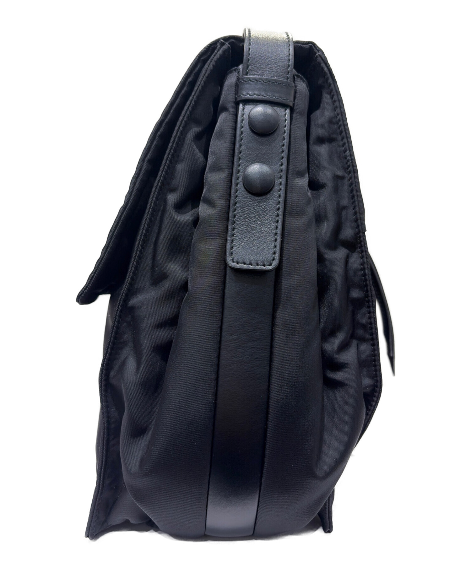 PRADA ナイロン製ショルダーバッグUSED 中古・古着通販】PRADA (プラダ) ナイロンショルダーバッグ ブラック