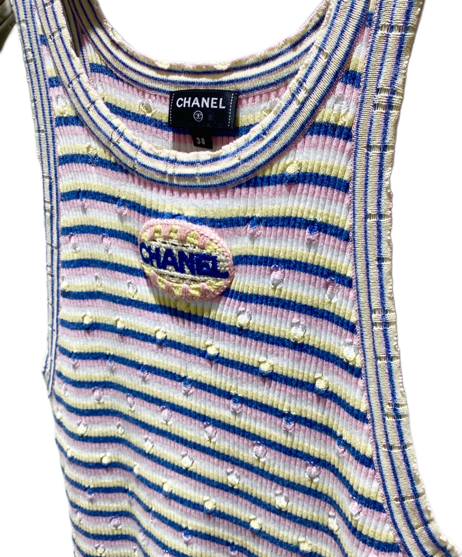 CHANEL 刺繍ロゴパッチ タンクトップ 中古・古着通販】CHANEL (シャネル) ロゴワッペンボーダータンクトップ