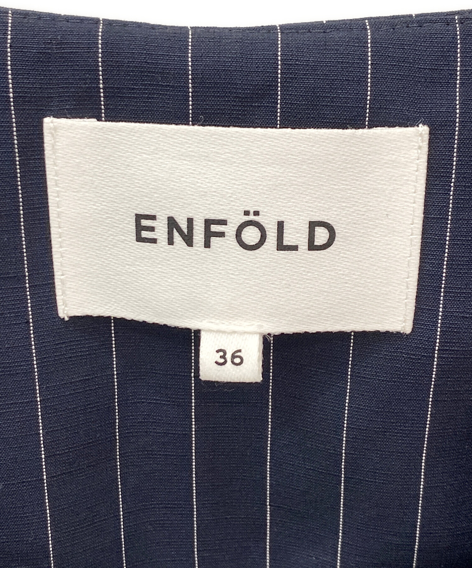 美品 エンフォルド ピンストライプ ノーカラールーズ ジャケット コットン 麻 中古・古着通販】ENFOLD (エンフォルド) ピンストライプノーカラー