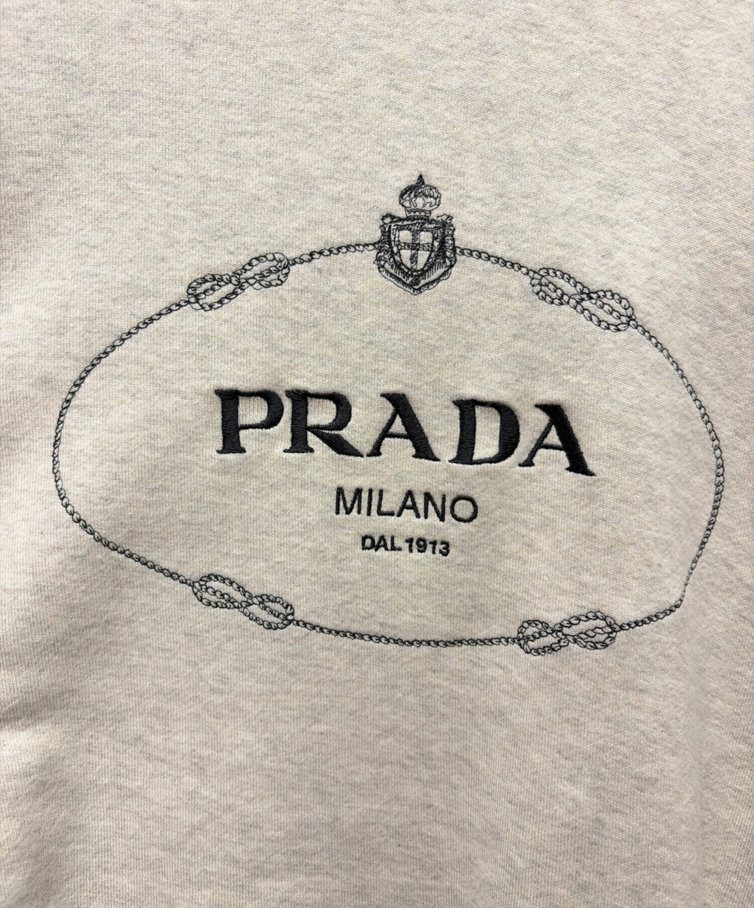 中古・古着通販】PRADA (プラダ) クロップドロゴスウェット アイボリー