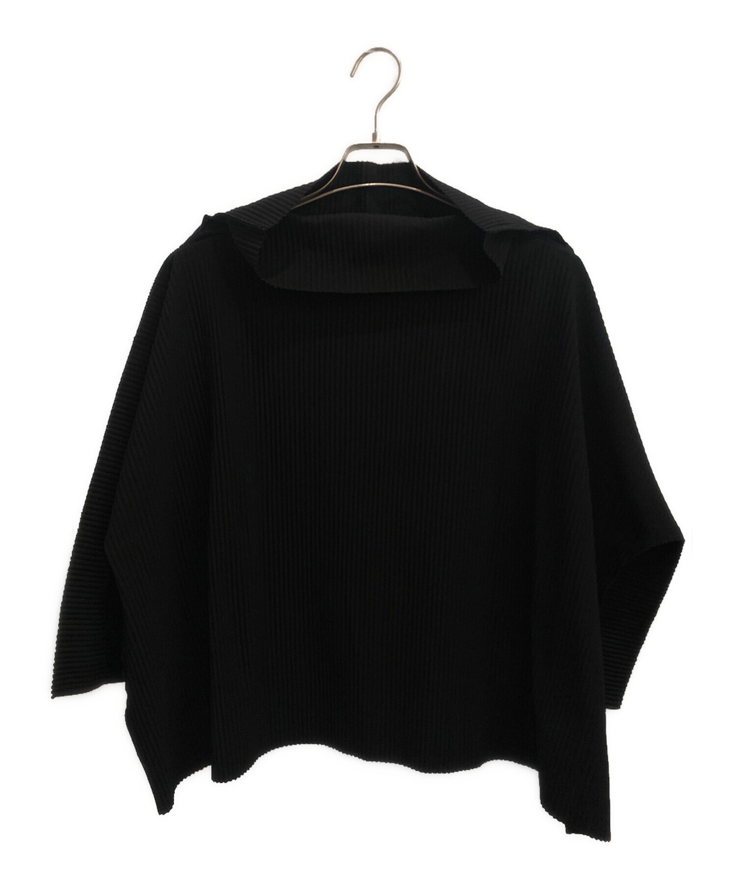 me ISSEY MIYAKE ストレッチプリーツ カットソー 黒 美品 中古・古着通販】me ISSEY MIYAKE (ミーイッセイ ミヤケ) プリーツ