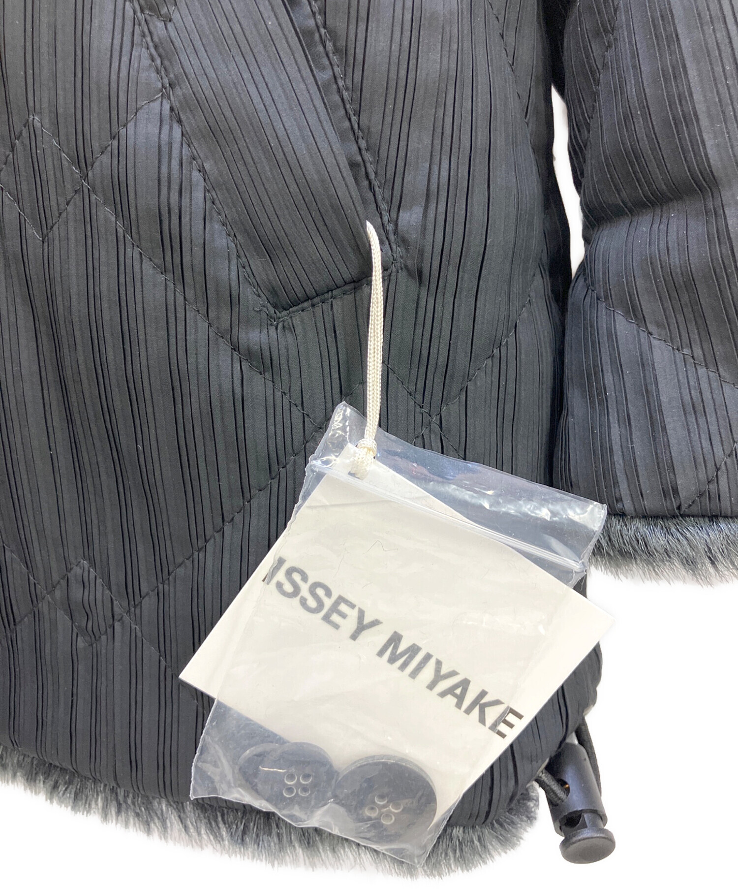 中古・古着通販】ISSEY MIYAKE (イッセイミヤケ) ファーコート