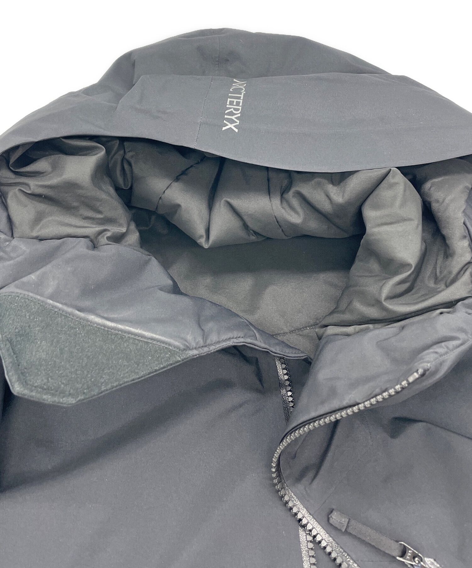 アークテリクス（Arc'teryx ） フード付きグレー ダウンジャケット ARC'TERYX（アークテリクス） グレー Nuclei SV パーカー ダウン