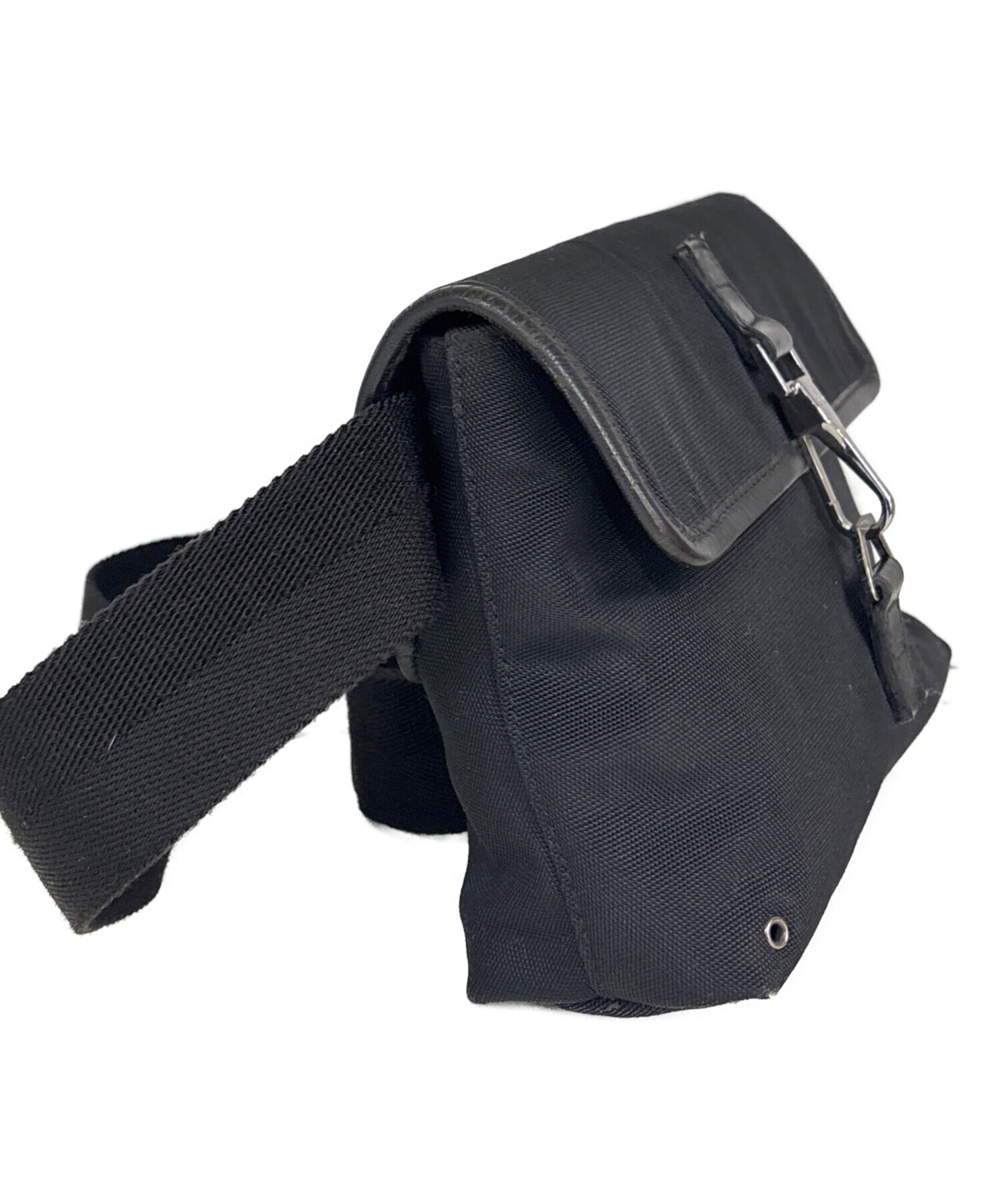 Gucci ブラックショルダーバッグ 中古・古着通販】GUCCI (グッチ) ショルダーバッグ ブラック｜ブランド