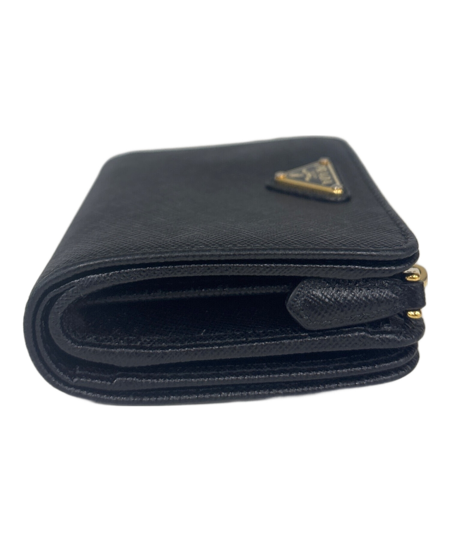 【未使用】PRADA トライアングルデザイン　二つ折り財布　ブラック 中古・古着通販】PRADA (プラダ) 2つ折り財布 トライアングル ブラック