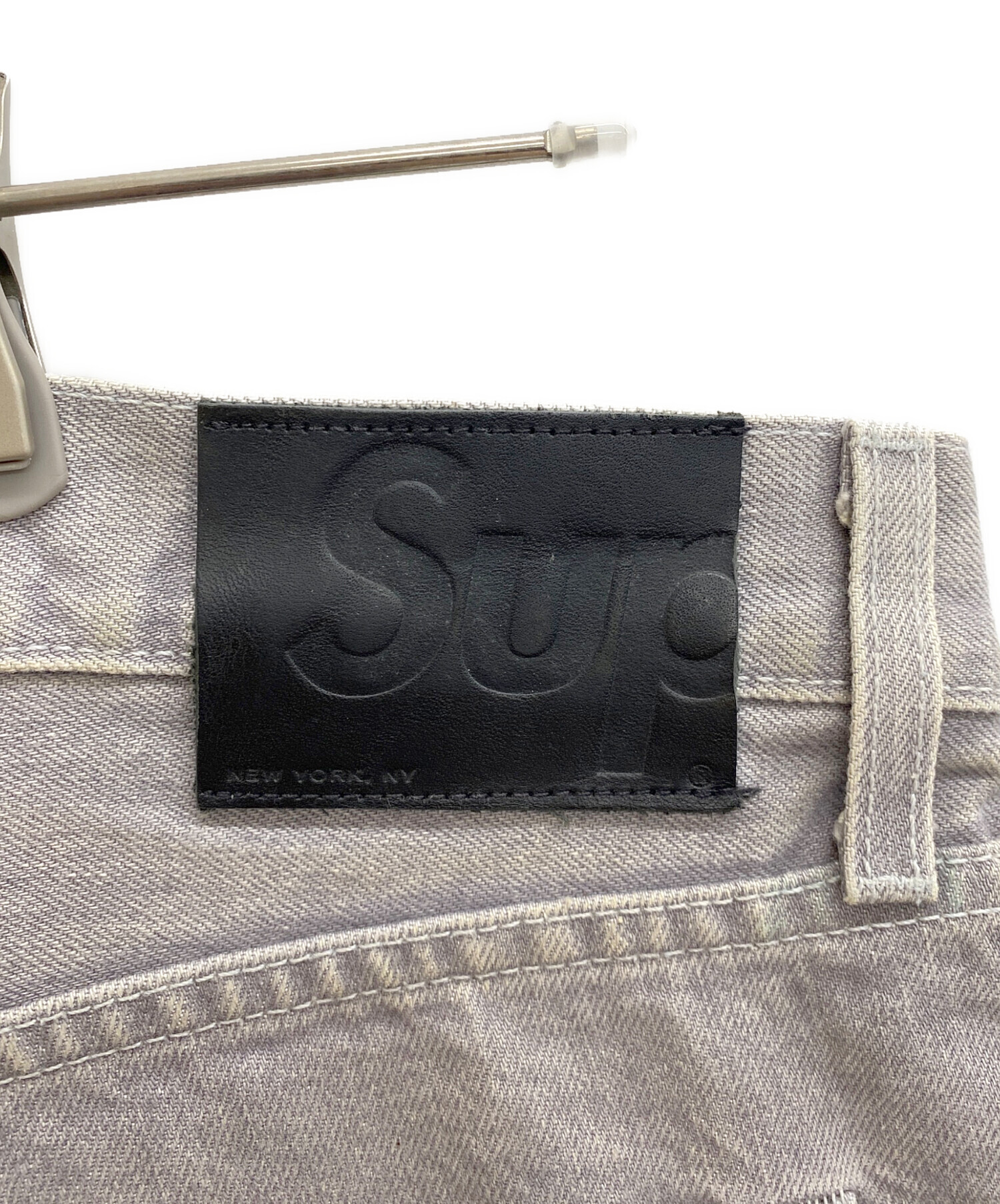 Supreme グレー デニムパンツ 中古・古着通販】Supreme (シュプリーム) デニムパンツ グレー サイズ