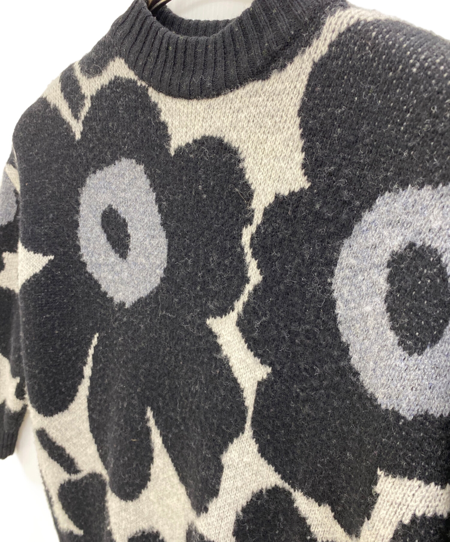marimekko マリメッコ ニット・セーター S ベージュx黒(総柄) 【古着】【中古】 marimekko - marimekko マリメッコ ニット・セーター S ベージュx黒(総