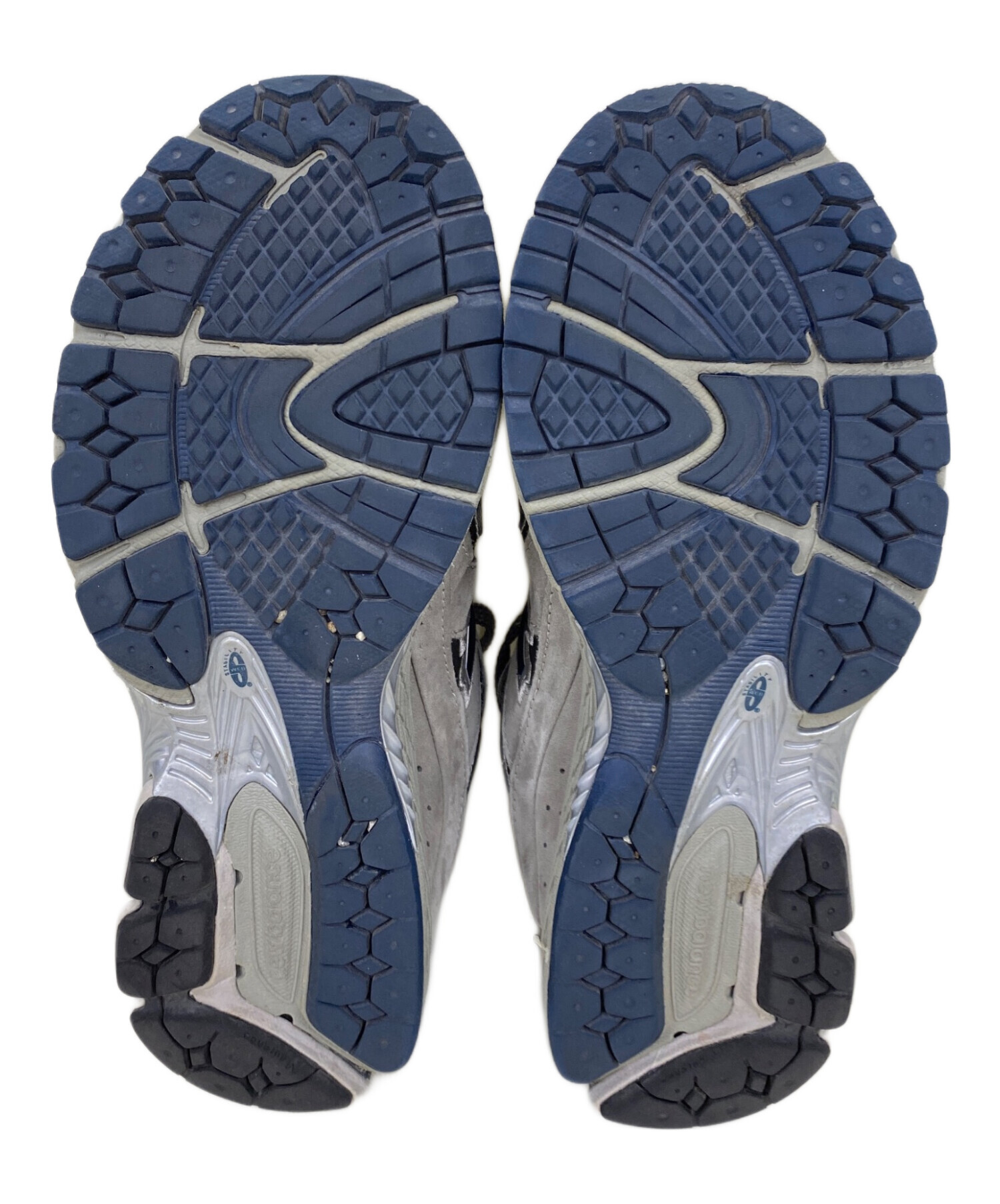 New Balance 2002R 26㌢ 中古・古着通販】NEW BALANCE (ニューバランス) 2002R グレー サイズ