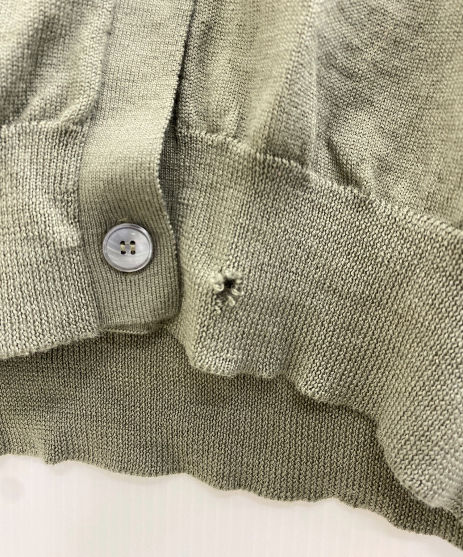 中古・古着通販】MIU MIU (ミュウミュウ) 薄手カーディガン オリーブ