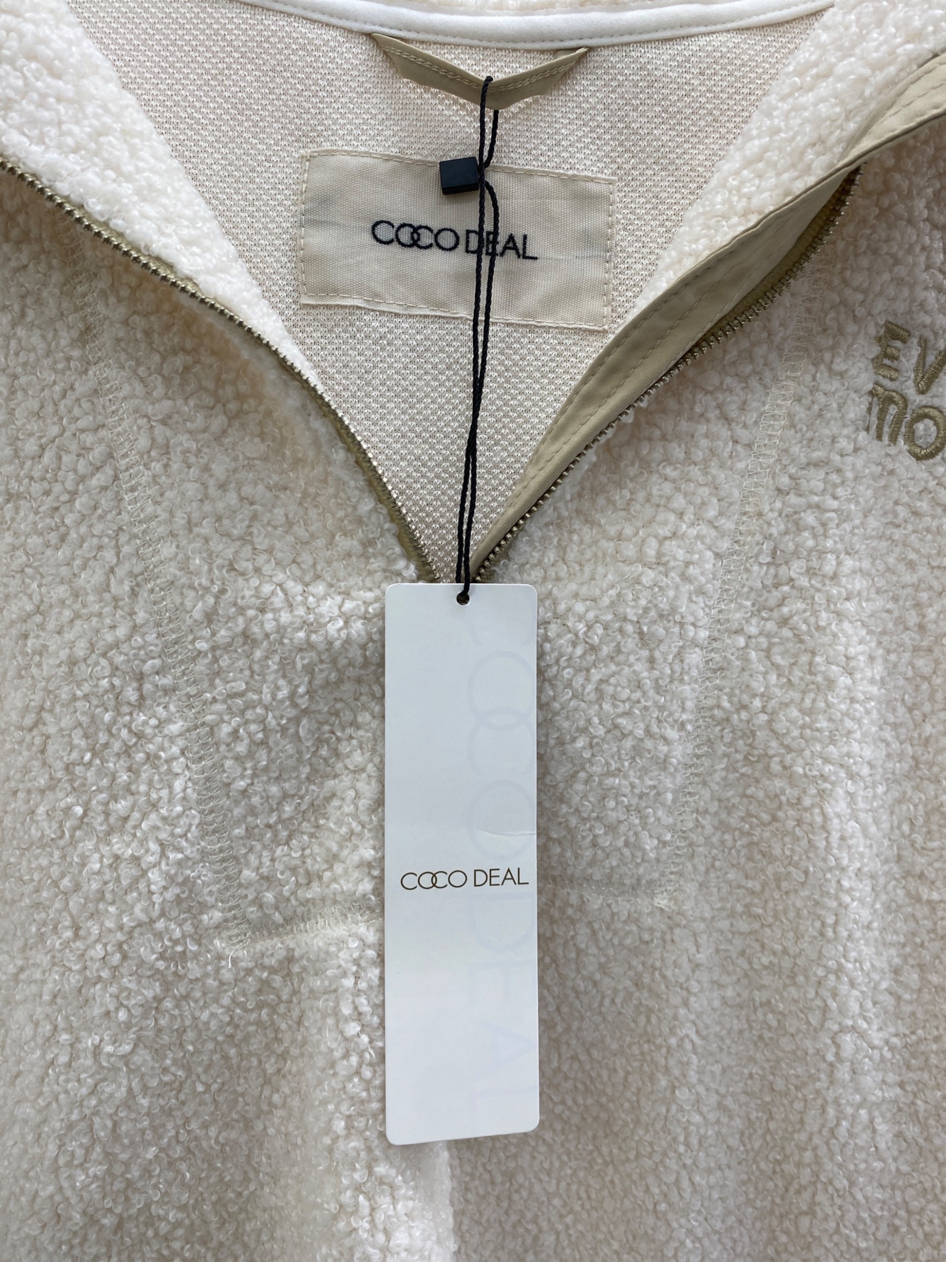 ティート イーブー アナアキ 白 未使用品 中古・古着通販】COCODEAL (ココディール) ボアフーディアノラック