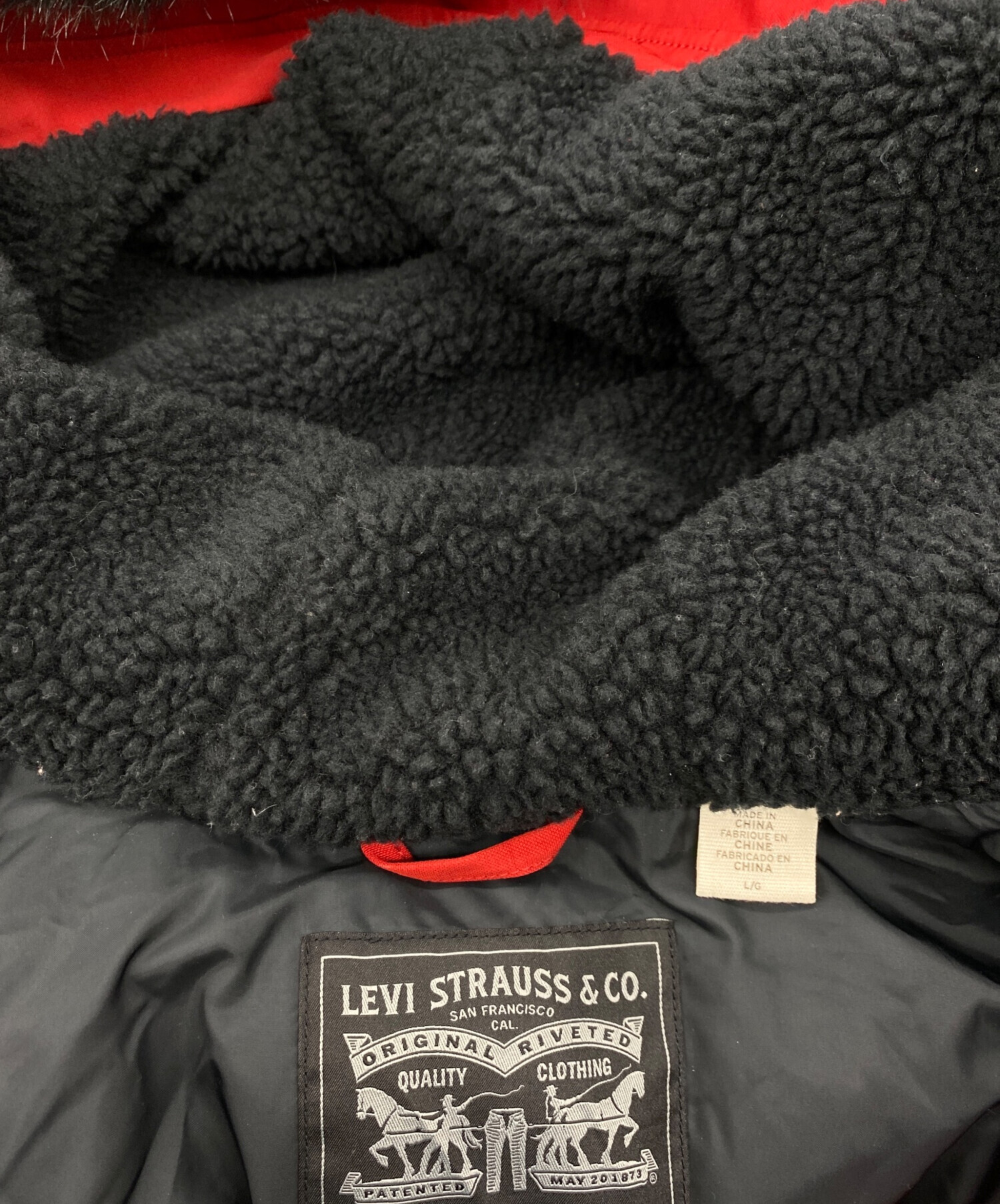 中古・古着通販】LEVI'S (リーバイス) ダウンコート レッド×ブラック