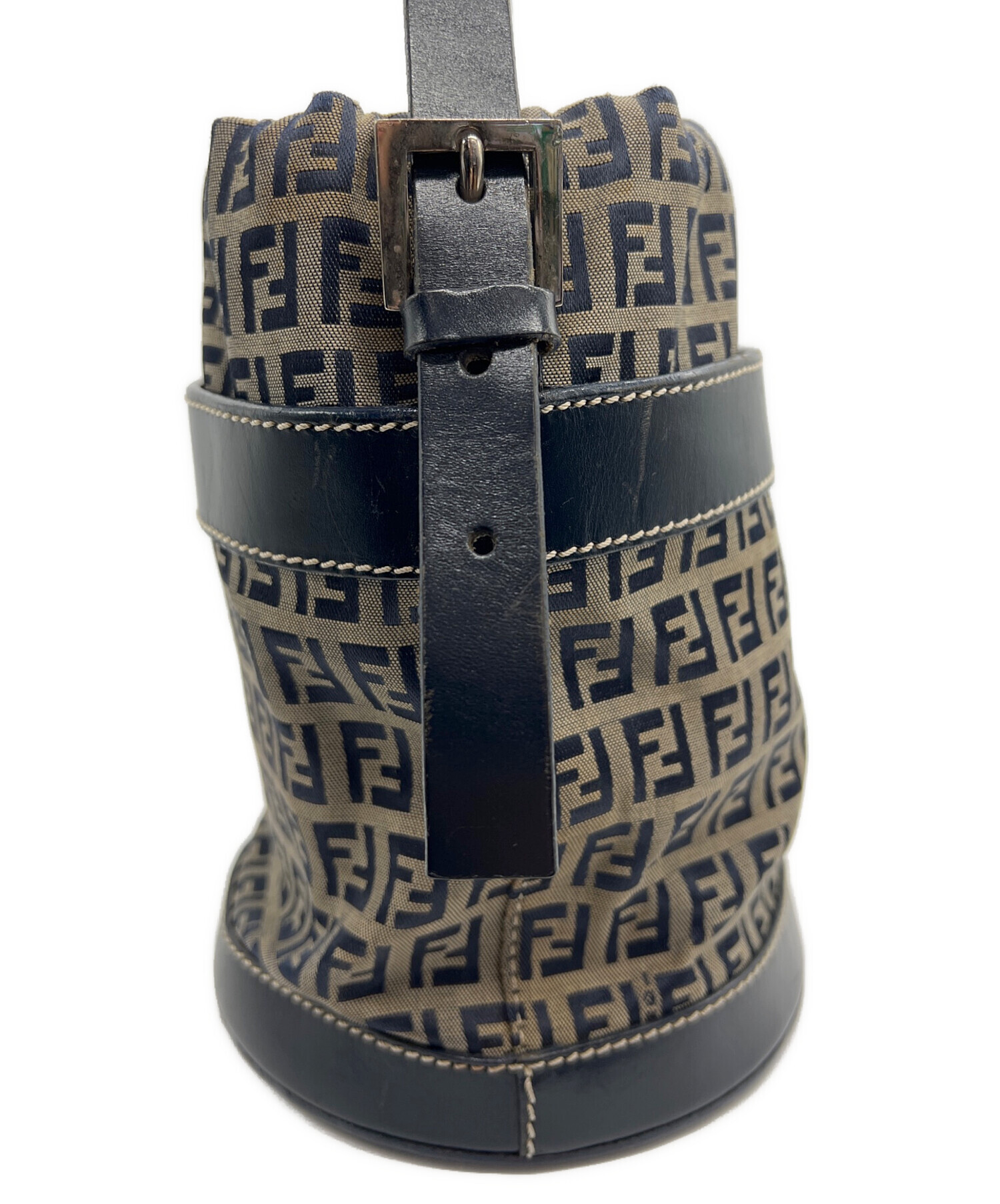 フェンディ バケツ型レザーバッグ 未使用 FENDI フェンディ FENDI
