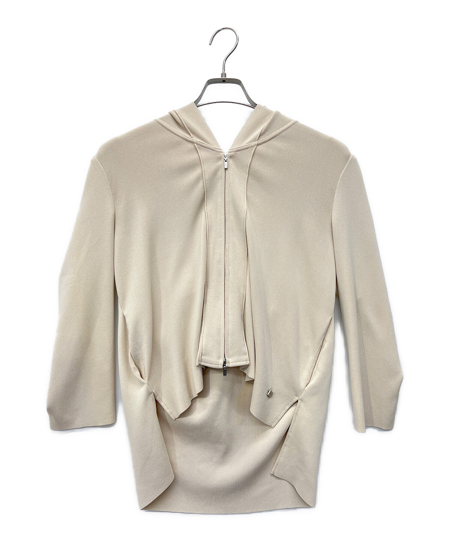 美品＊FOXY NEW YORK フォクシーニューヨーク　パーカー　ベージュ 中古・古着通販】FOXEY NEWYORK (フォクシーニューヨーク) ジップ