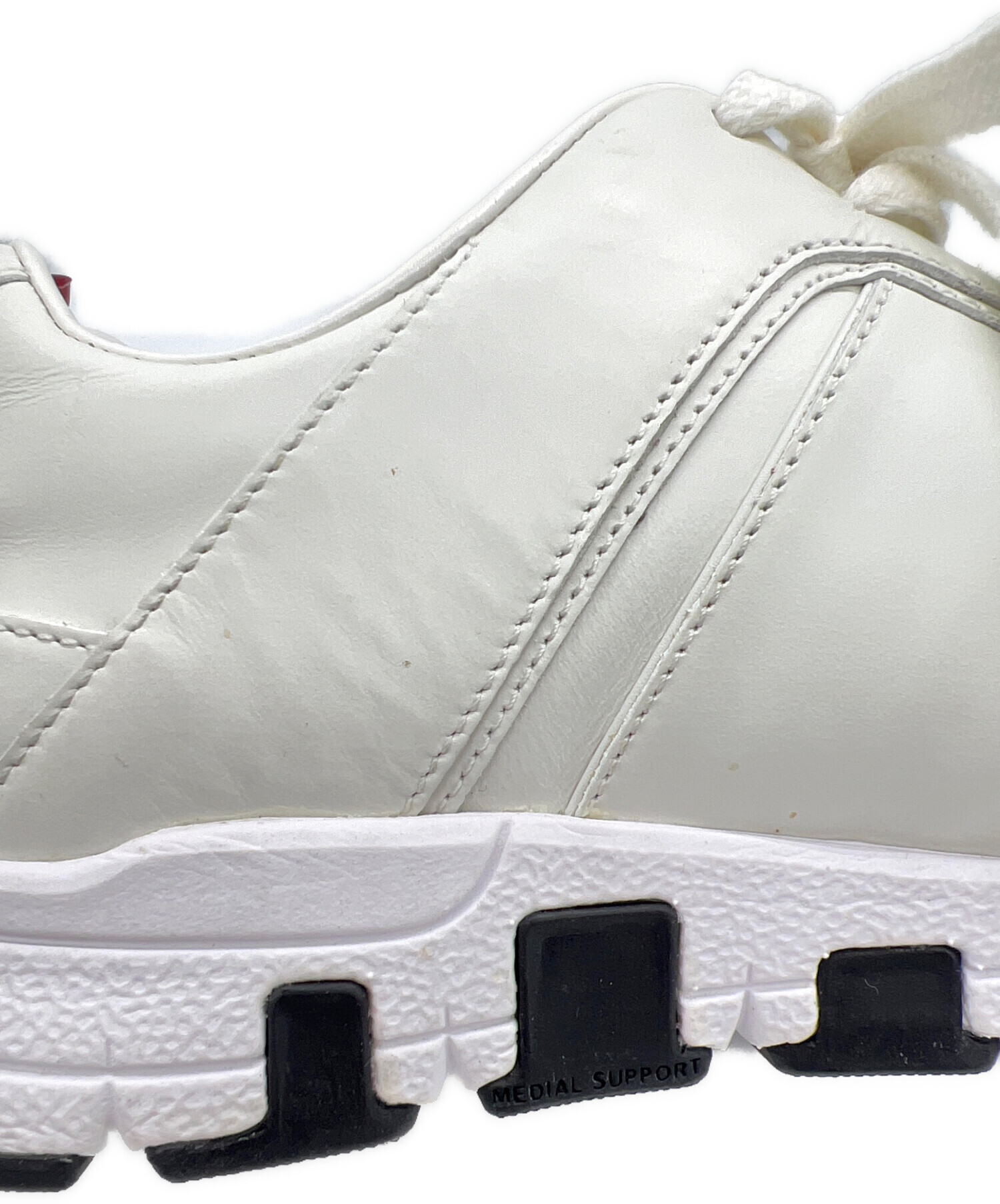 新品未使用 グッチ ホワイト ローファー ロゴ 靴　スニーカー　サンダル　白 新品未使用 グッチ ホワイト ローファー ロゴ 靴 スニーカー サンダル 白