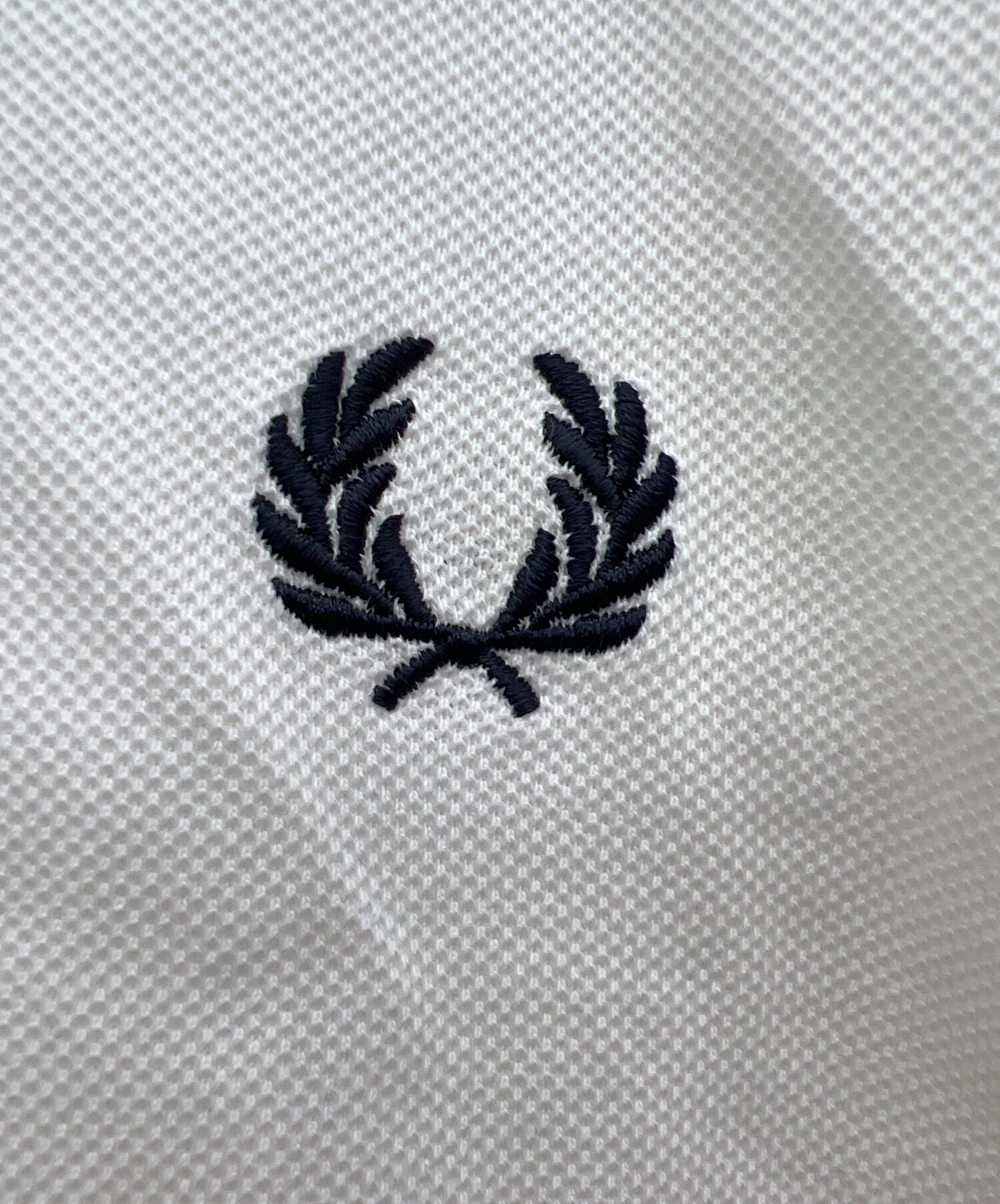 美品　FRED PERRY長袖ポロシャツ　ホワイト　定価約2万円 FRED PERRY（フレッドペリー） 長袖 ポロシャツ FRED PERRY M3636