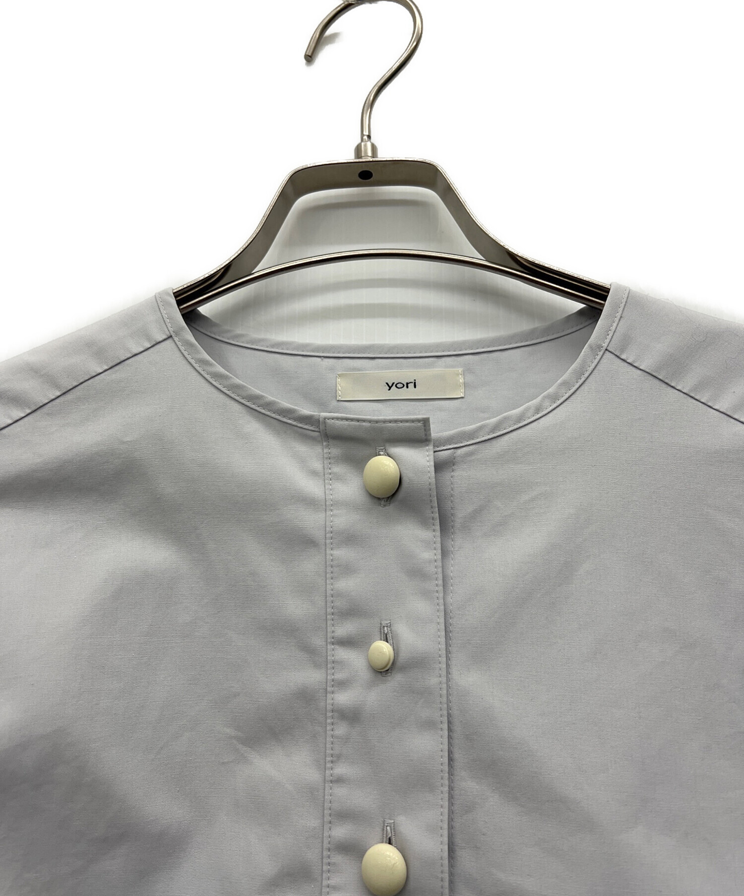 yori キャンディボタンシャツ　グレー 中古・古着通販】YORI (ヨリ) キャンディボタンシャツ グレー サイズ