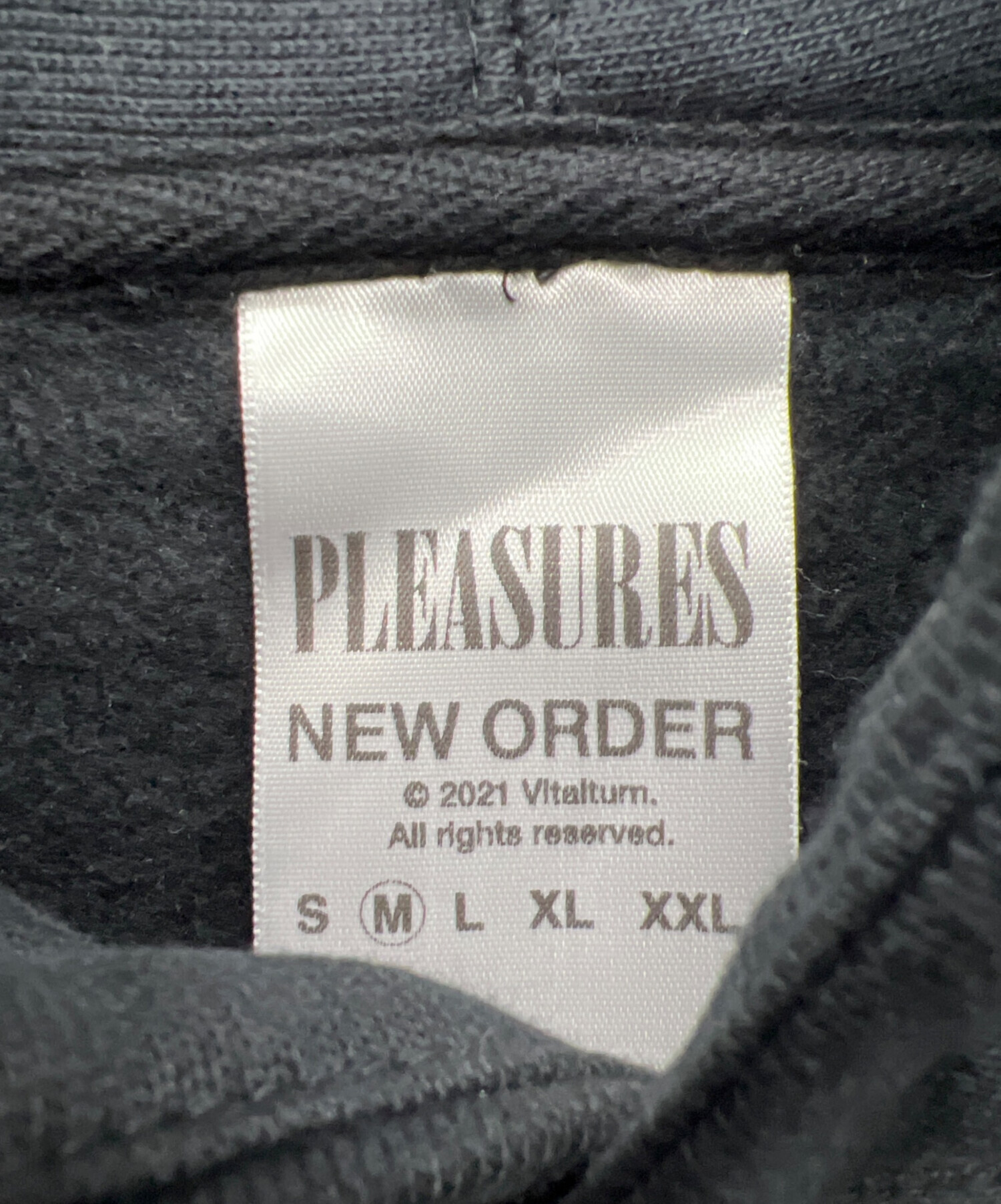 中古・古着通販】PLEASURES (プレジャーズ) プルオーバーパーカー