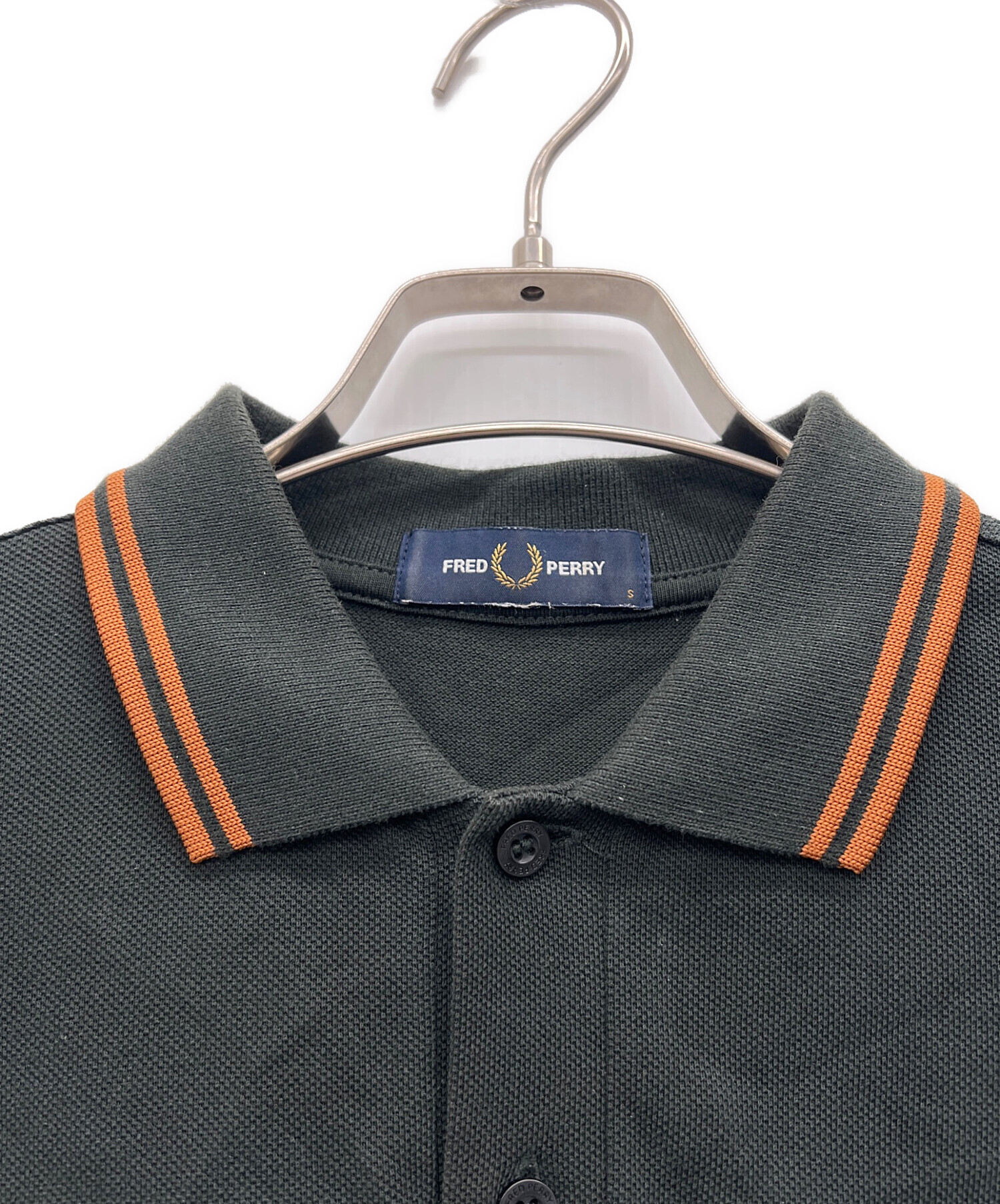 FRED PERRY 長袖ポロシャツ M 黒 カラー:ブラック×オレンジ 中古・古着通販】FRED PERRY (フレッドペリー) 長袖ポロシャツ