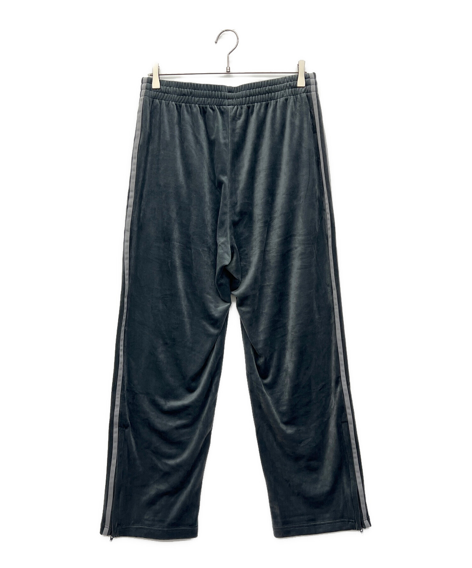新品未使用　 originals ベロアトラックパンツ 中古・古着通販】adidas (アディダス) ベロアトラックパンツ グレー