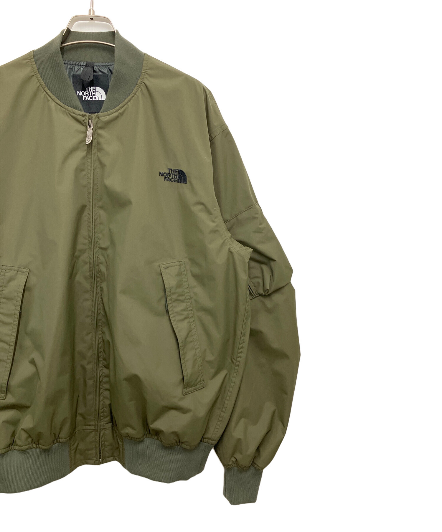 ほぼ試着のみ 秋冬THE NORTH FACE カーキ フード付きジャケット ほぼ試着のみ 秋冬THE NORTH FACE カーキ フード付きジャケット THE