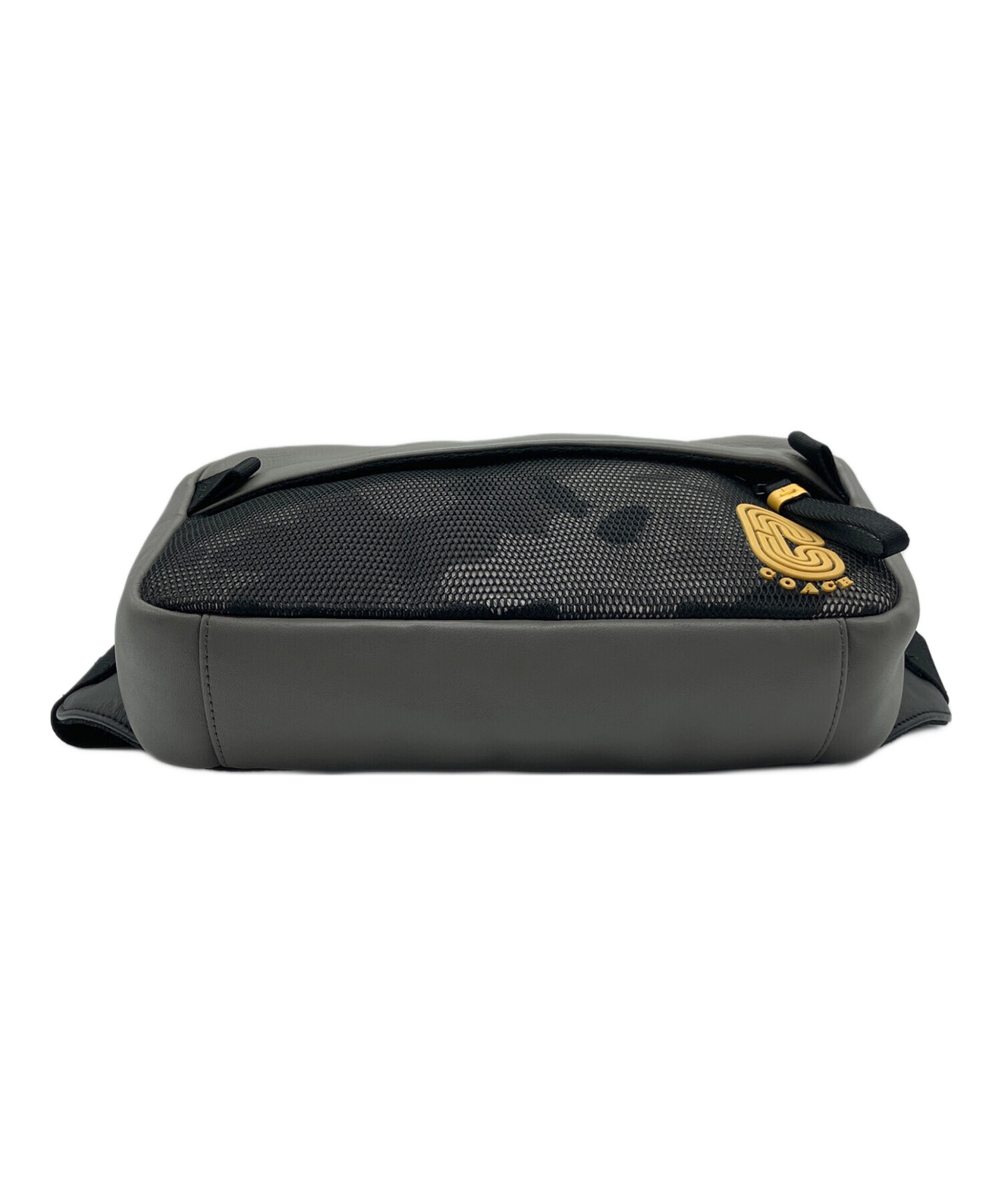 極美品 コーチ エッジパック ボディバッグ ビジネスバッグ レザー ロゴ グレー 中古・古着通販】COACH (コーチ) シャーク ボディバッグ グレー