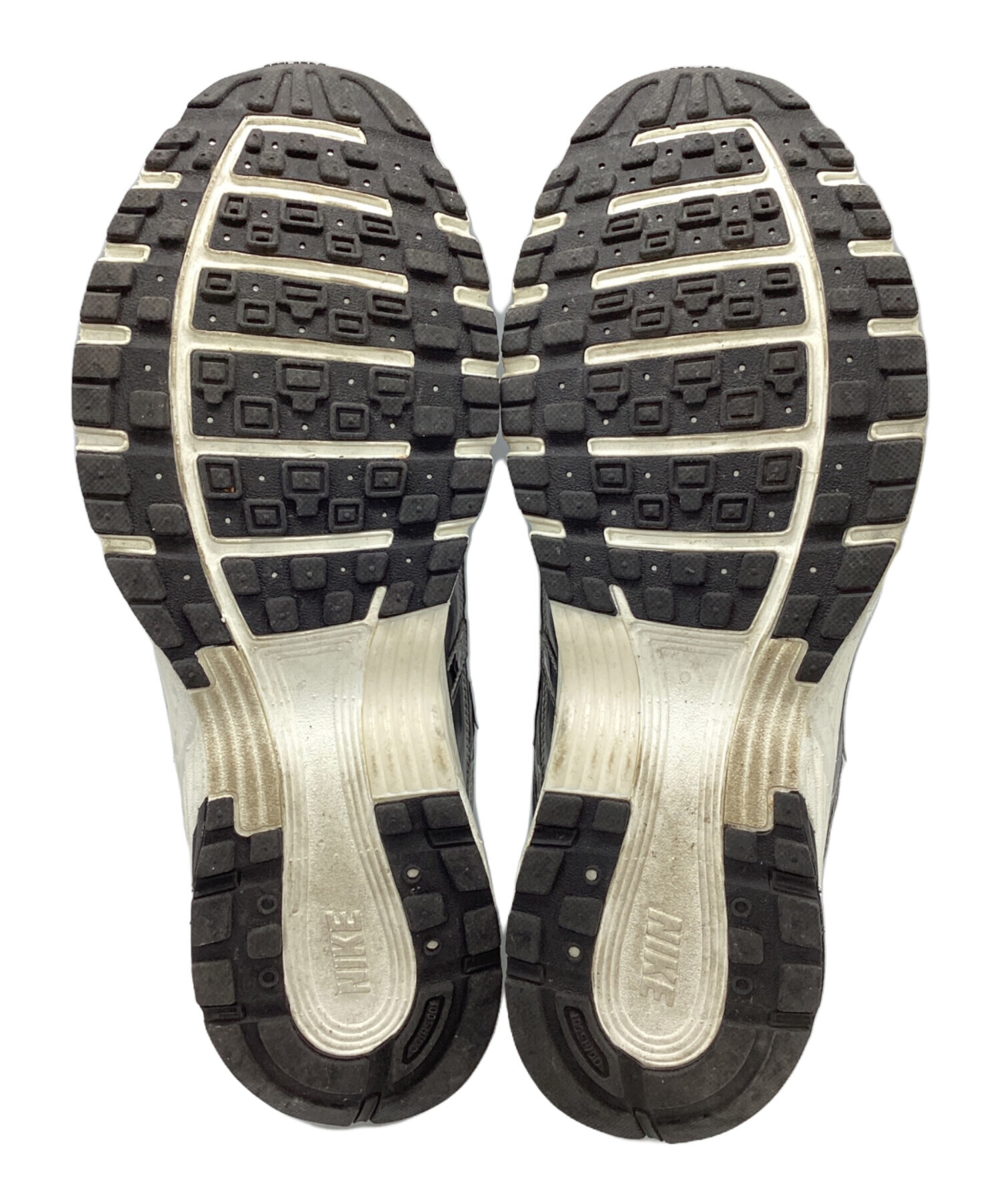 中古・古着通販】NIKE (ナイキ) スニーカー シルバー×ホワイト サイズ