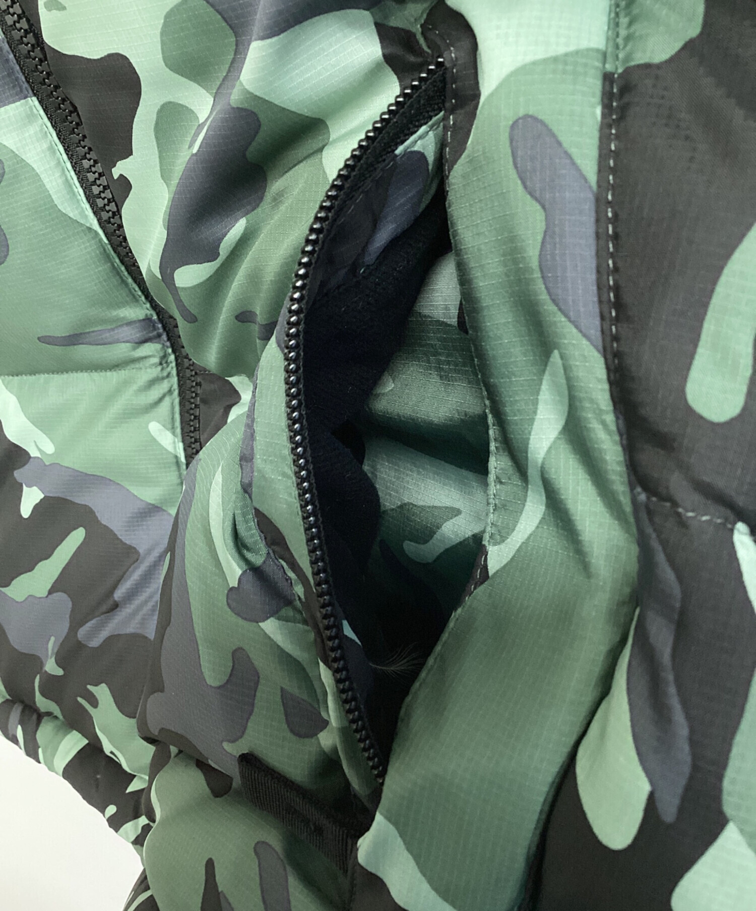 【海外限定】THE NORTH FACE 迷彩ダウンベスト THE NORTH FACE（ダウンベスト）のフリマアイテム一覧