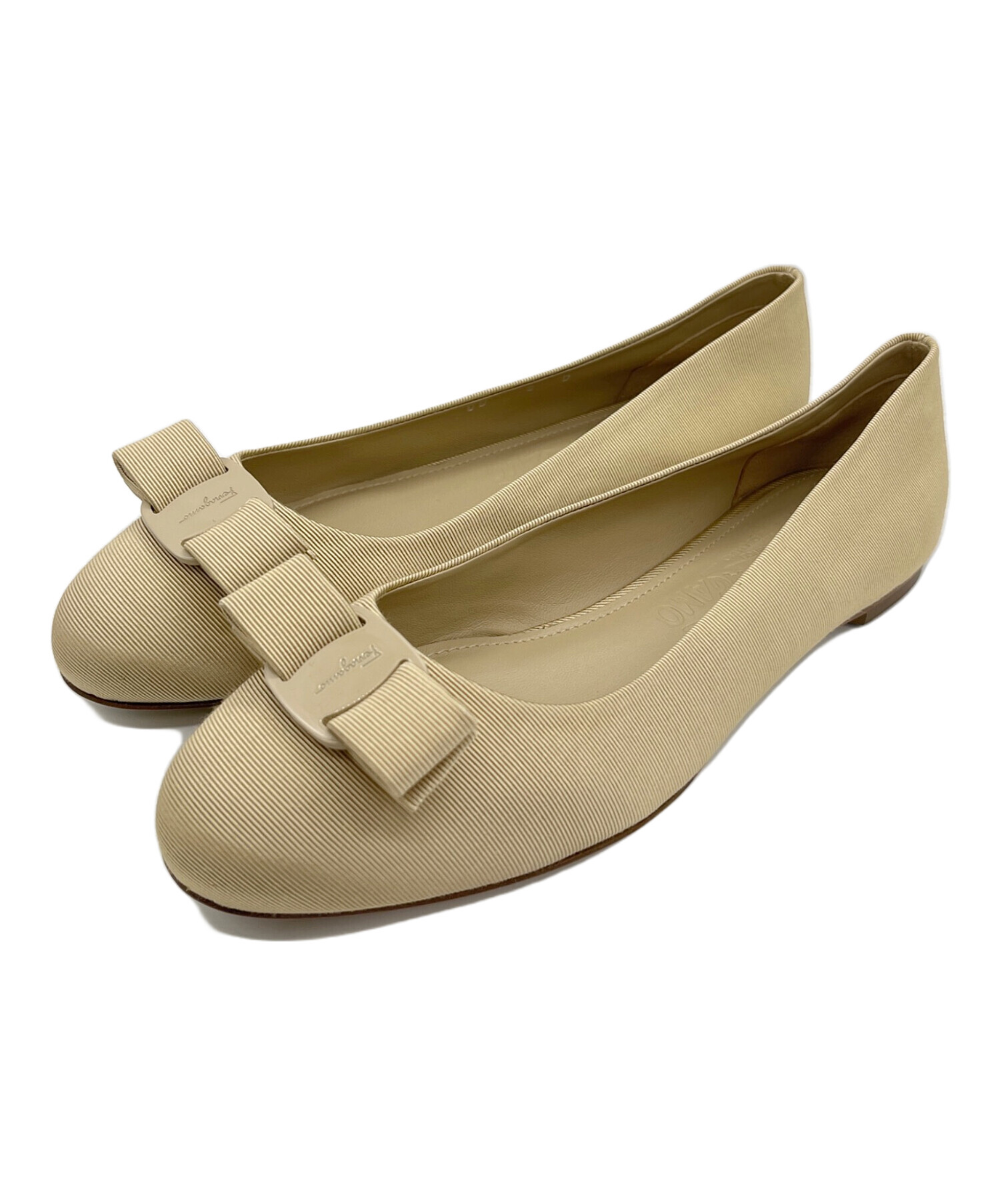ゆん　Salvatore Ferragamo ベージュパンプス 中古・古着通販】Salvatore Ferragamo (サルヴァトーレ フェラガモ