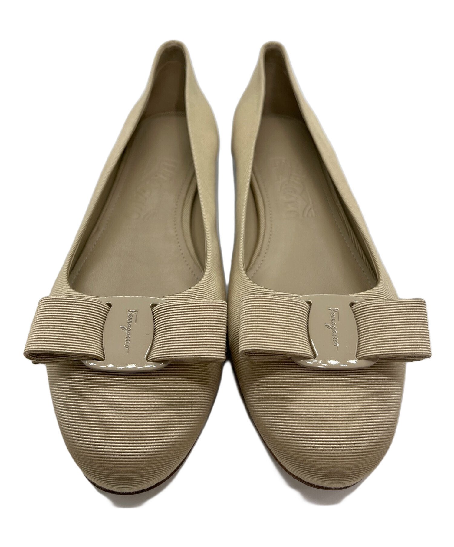 ゆん　Salvatore Ferragamo ベージュパンプス 中古・古着通販】Salvatore Ferragamo (サルヴァトーレ フェラガモ