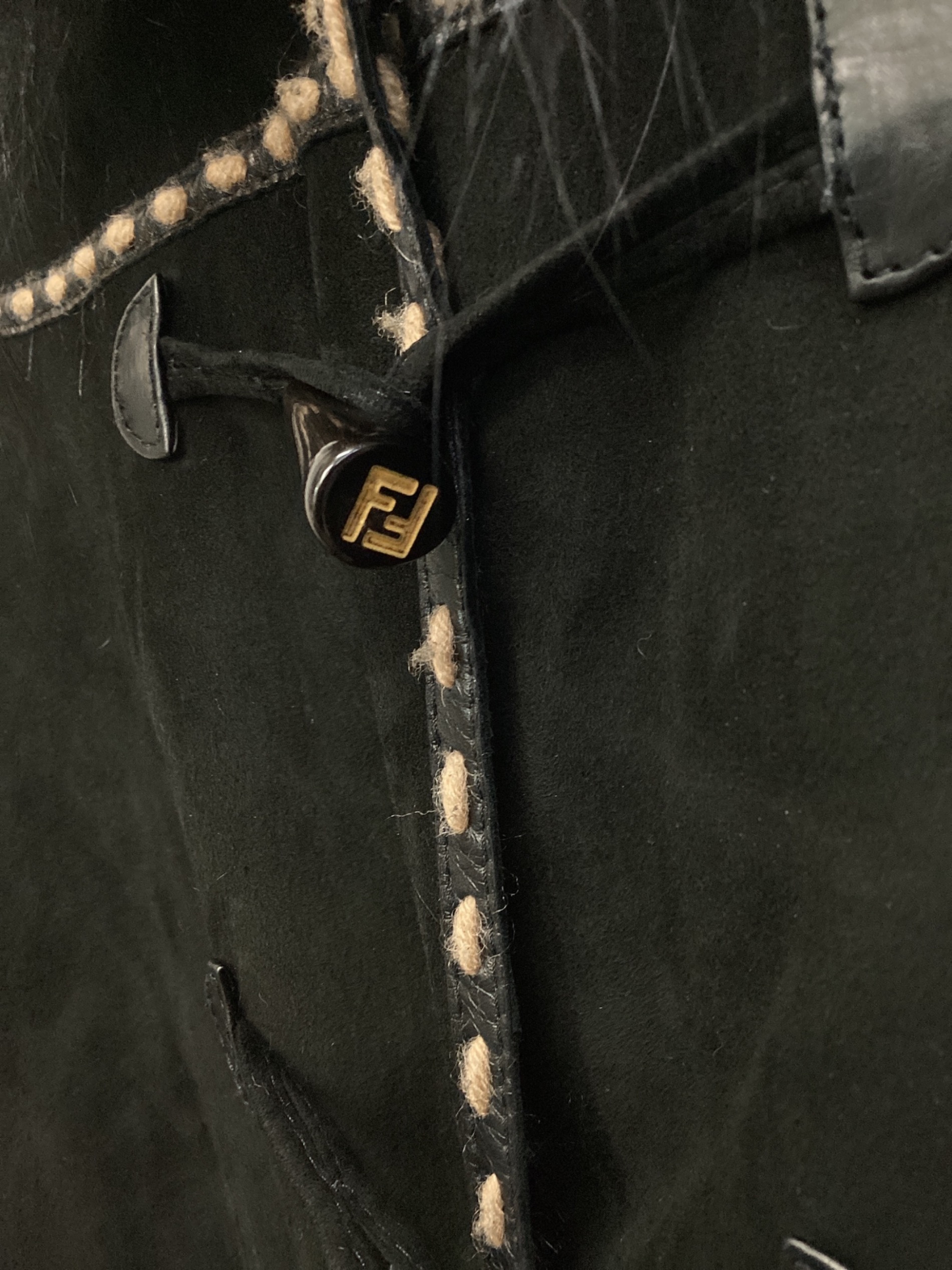 80s〜90s FENDI ヴィンテージ ダッフルコート イタリア製 中古・古着通販】FENDI (フェンディ) ダッフルムートンコート ブラック
