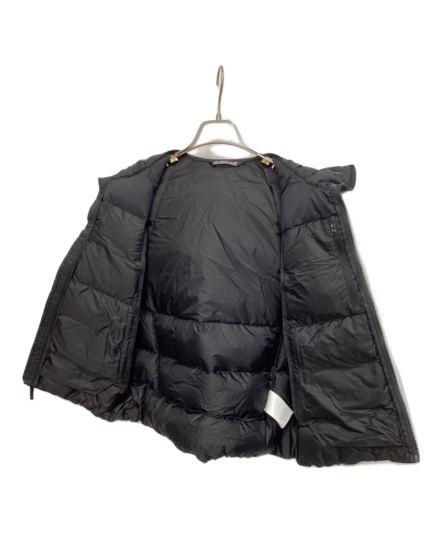 ARC'TERYX ダウンベスト ブラック 中古・古着通販】ARC'TERYX (アークテリクス) ダウンベスト THORIUM