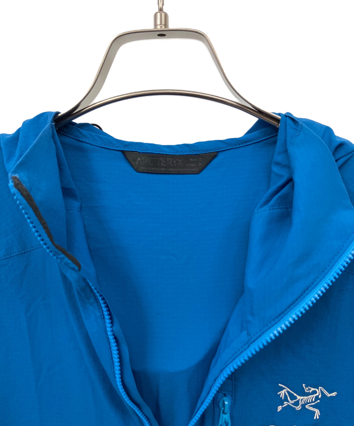 ARC'TERYX ナイロンジャケット フーディー ブルー 中古・古着通販】ARC