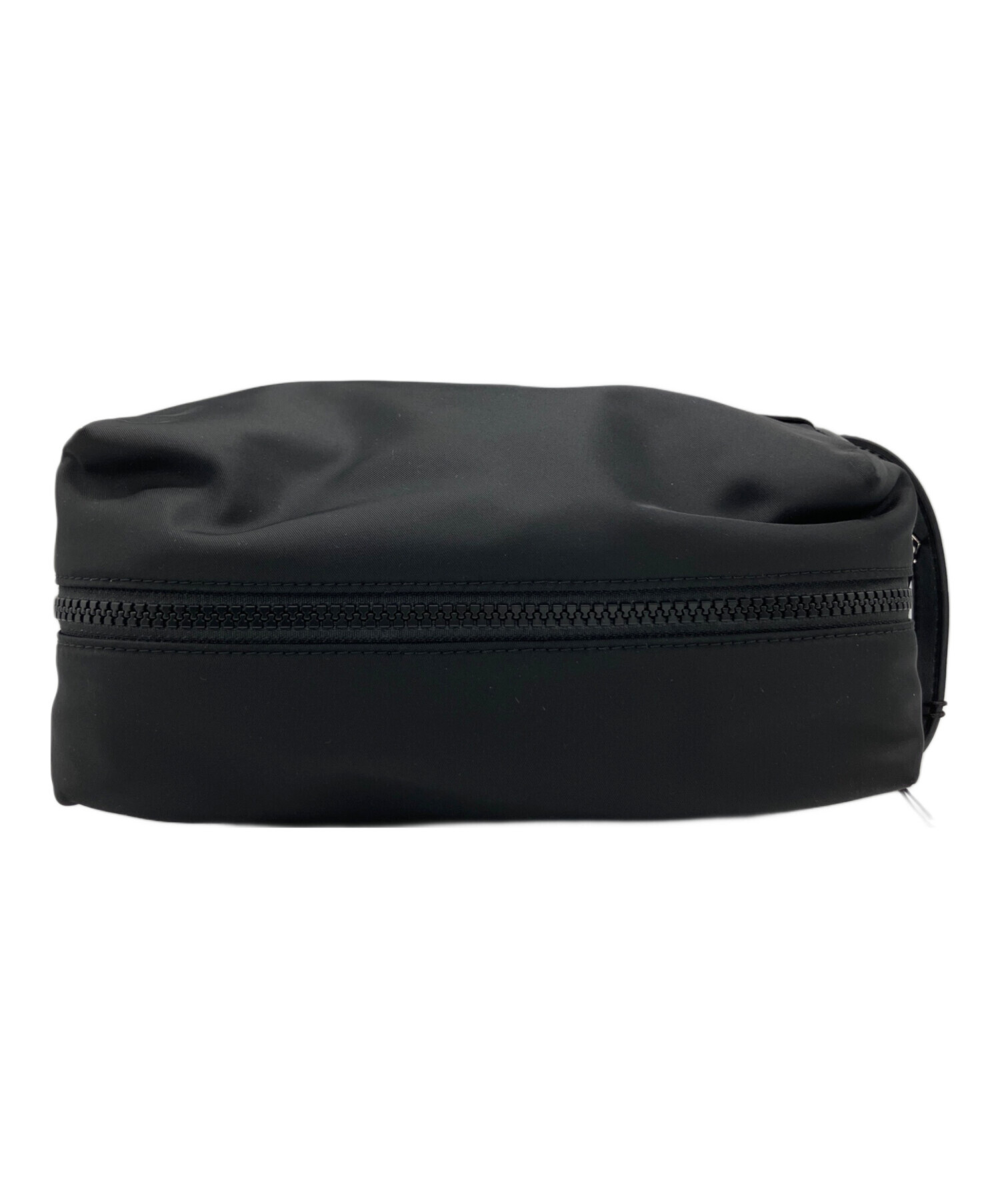 FURLA フルラ クラッチバッグ ポーチ ブラック レザー 美品 高級感 中古・古着通販】FURLA (フルラ) クラッチポーチ ブラック｜ブランド