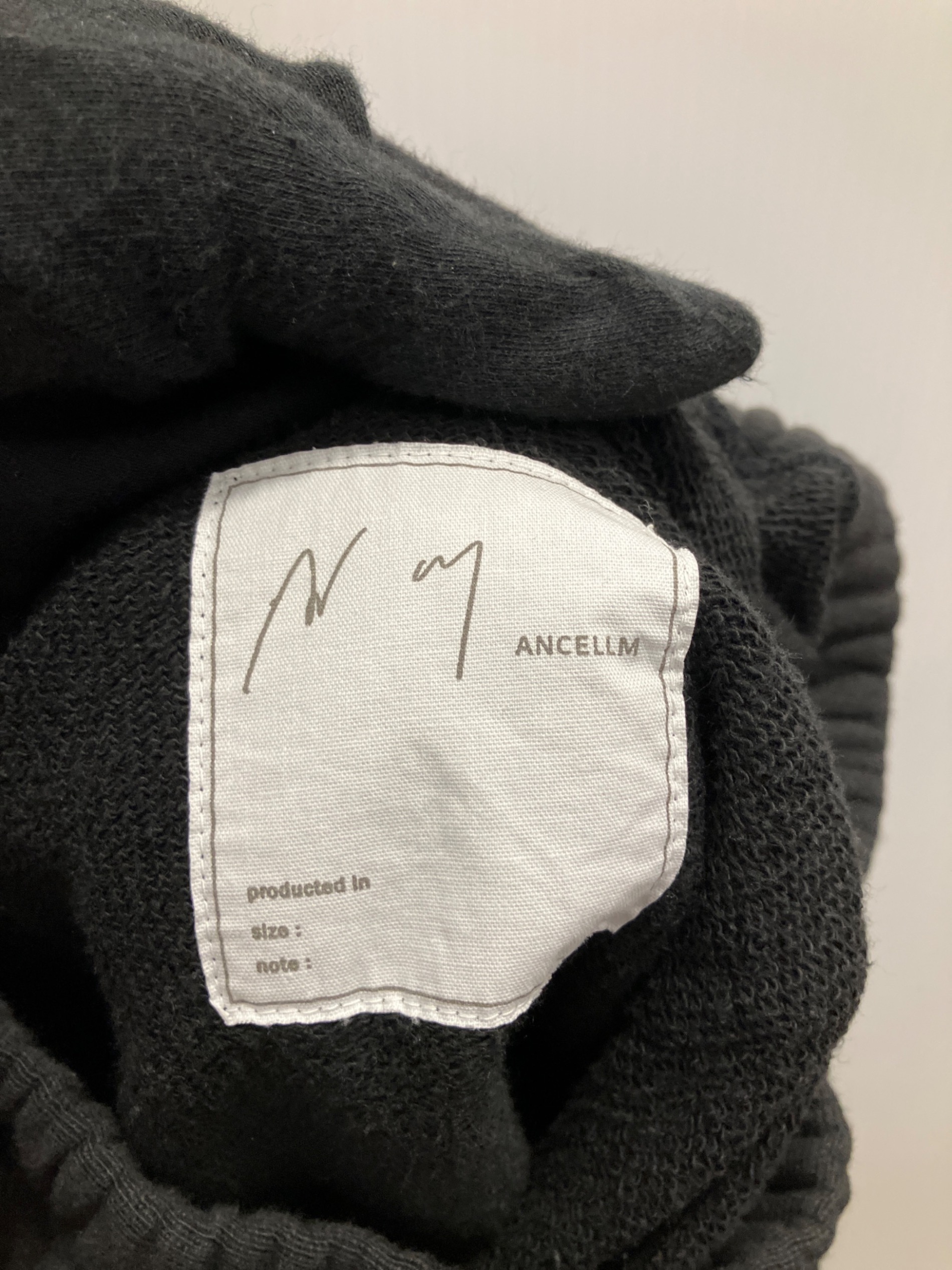 中古・古着通販】ANCELLM (アンセルム) 3/4 TUCK SWEAT SHORTS BLACK