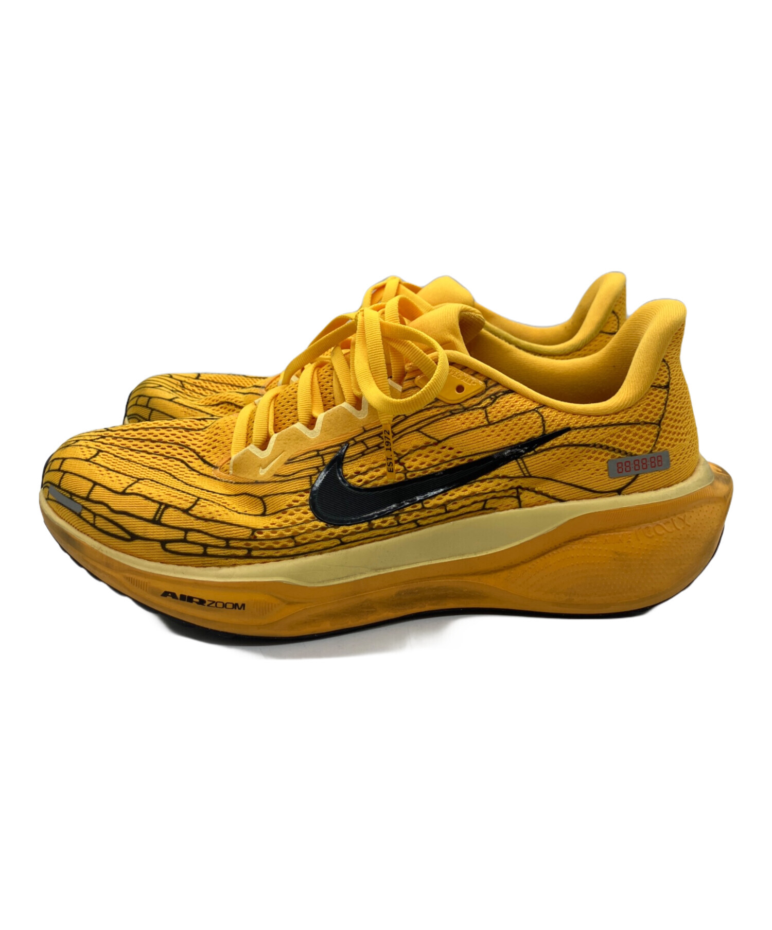 Nike ランニングシューズ イエロー 中古・古着通販】NIKE (ナイキ) ランニングシューズ イエロー サイズ