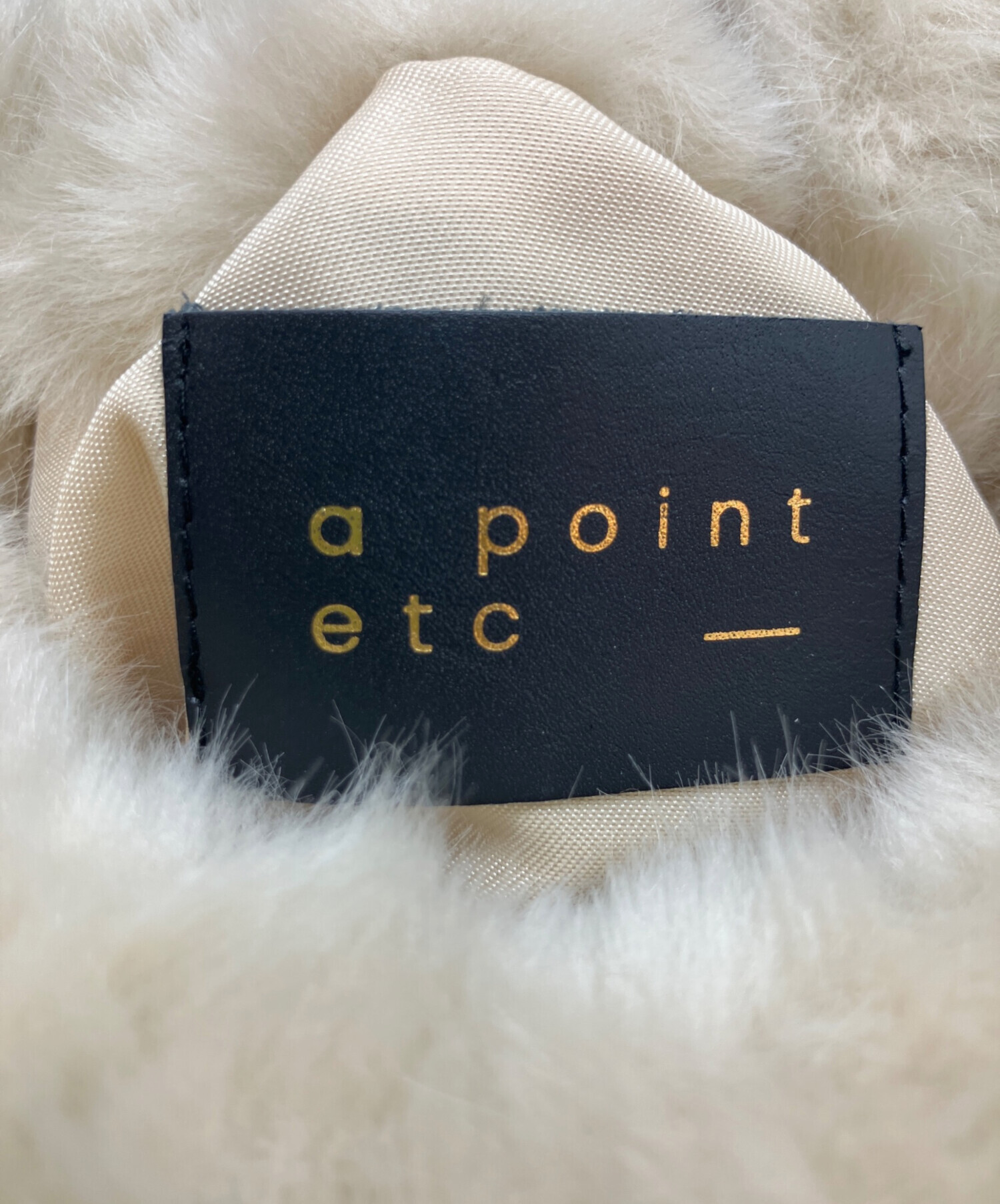 中古・古着通販】a point etc (アー ポワン ウテセ) ファーショルダー