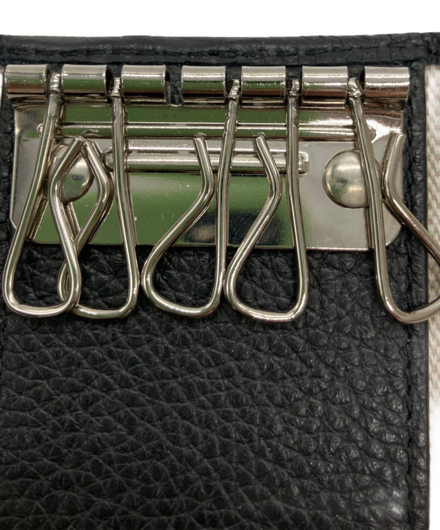 中古・古着通販】JIMMY CHOO (ジミーチュウ) 6連キーケース ブラック