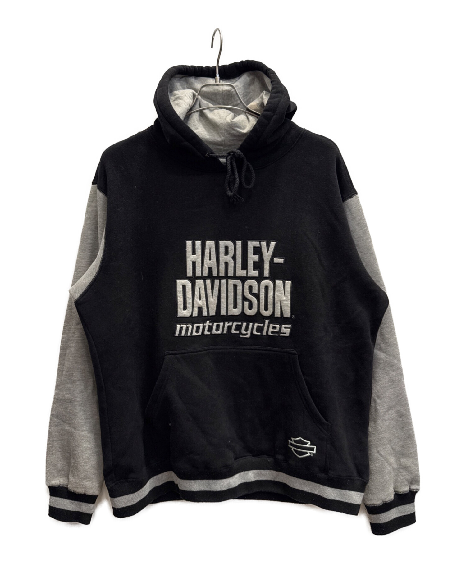 ハーレーダビッドソン 両面プリント 袖ロゴ パーカー 黒 M 古着 バイカーa2 中古・古着通販】HARLEY-DAVIDSON (ハーレーダビッドソン) パーカー